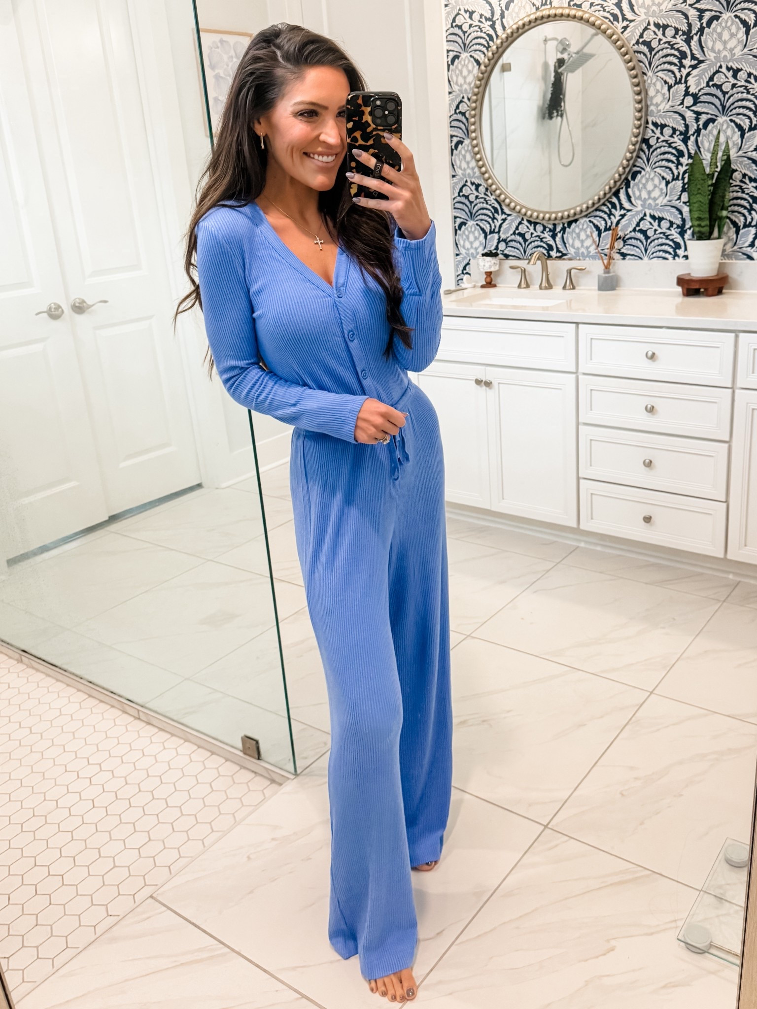 Wearing X-Small in both top and bottom  

#LTKMidsize #LTKFindsUnder50 #LTKootd