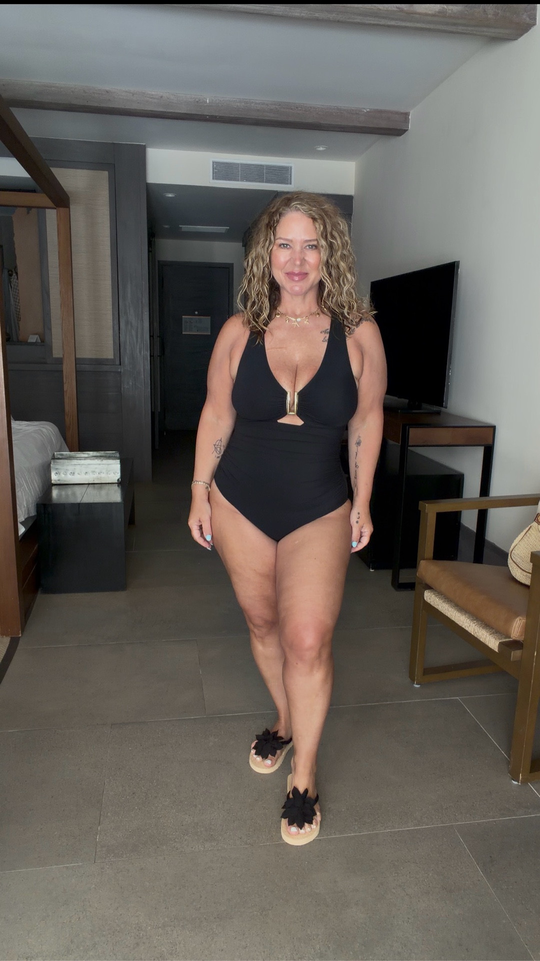 Size large 

#LTKOver40 #LTKPetite #LTKMidsize