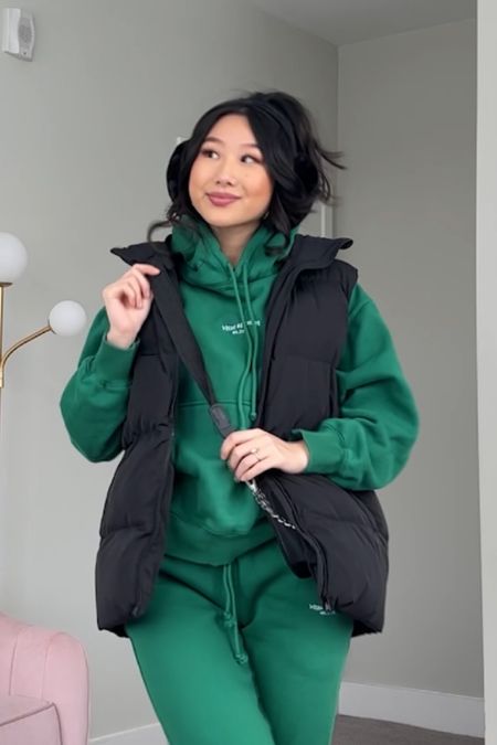 Set: Vitae Apparel, can’t link
Puffer: size S
Sneakers: 1/2 size down
Shein code: vivacious 