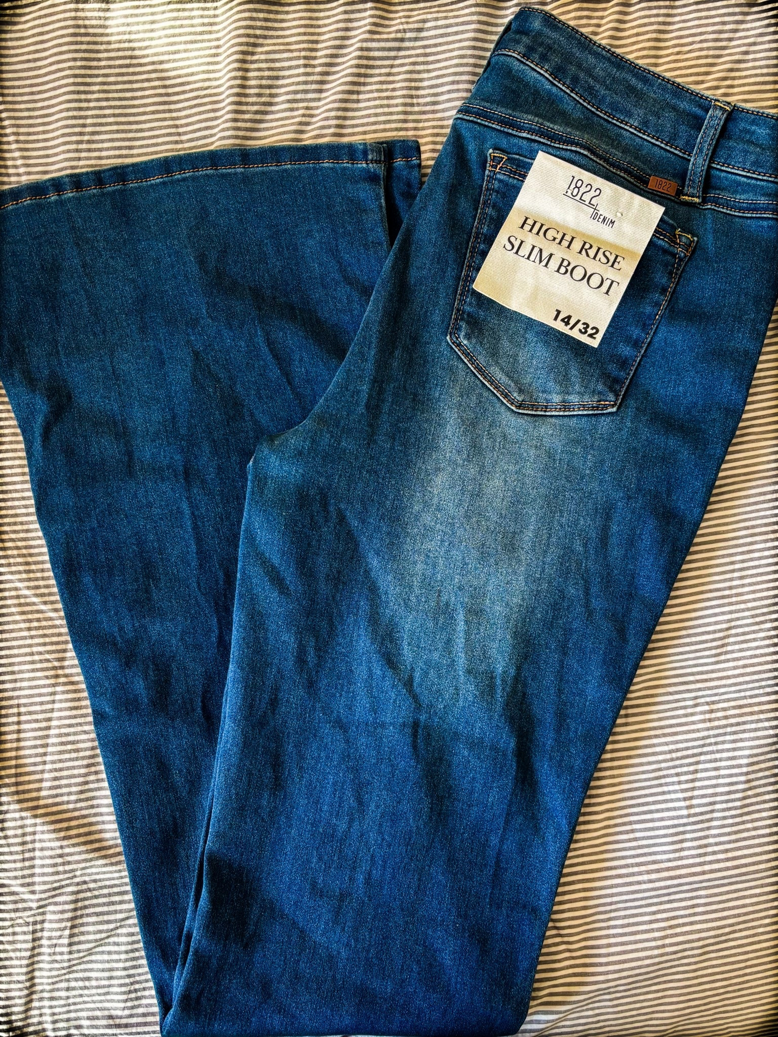38” denim 🦒

#LTKFindsUnder100 #LTKOver40 #LTKSeasonal