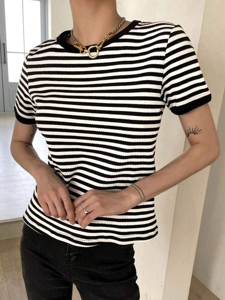 Jessy Caroline Blusa listrada tendência | SHEIN