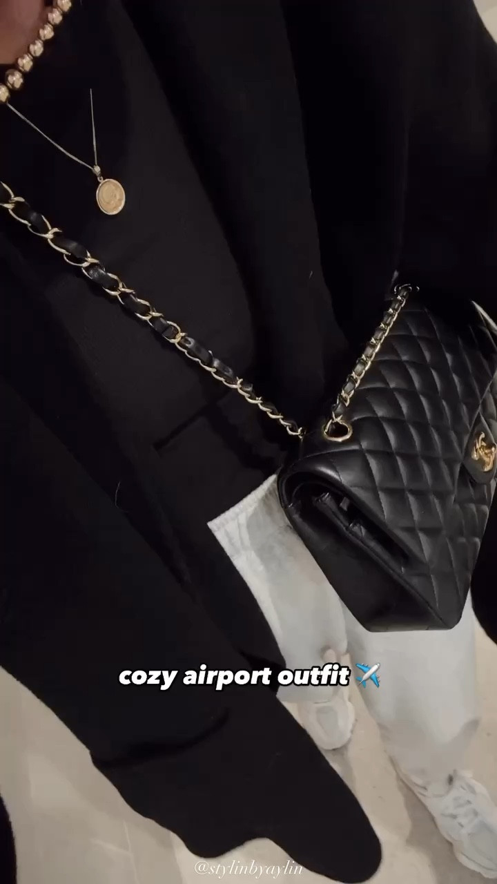 These joggers have been on repeat🔁 They are so cozy and perfect for travel. I'm just shy of 5-7" wearing the size XS. Also linking below some of the items I packed for my Michigan trip🍂

Stylinbyaylin, aylin, fall

#LTKVideo #LTKTravel #LTKStyleTip