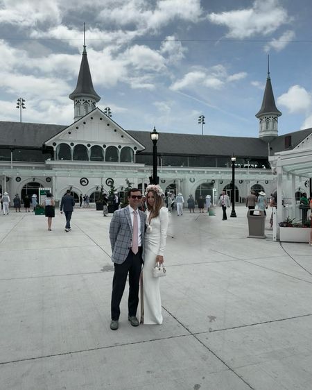 Another Derby Day post icymi. Wearing Alessandra Rich in a size 38. Would be perfect for a wedding weekend if you’re the bride. Took the slit down a bit for more coverage. 