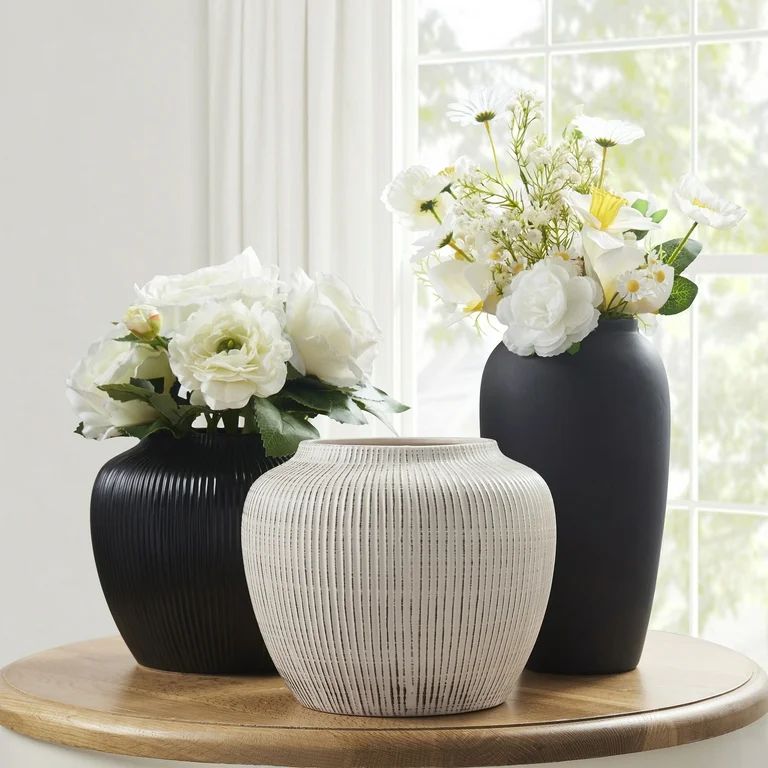 My Texas House 5" Black Textured Stripe Round Stoneware Vase - Walmart.com | Walmart (US)