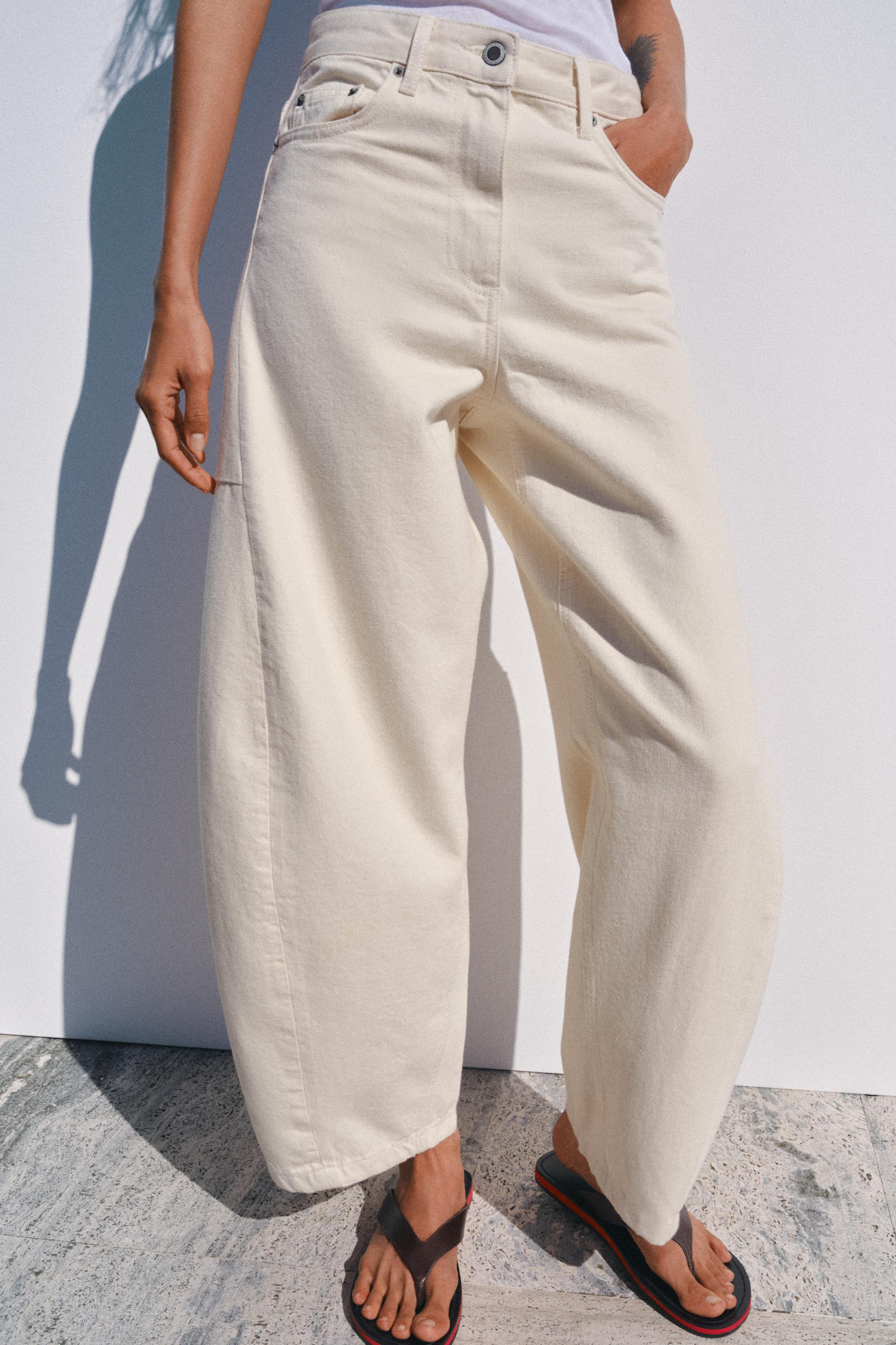ZW COLLECTION MID-RISE ANKLE BALLOON JEANS | Zara US