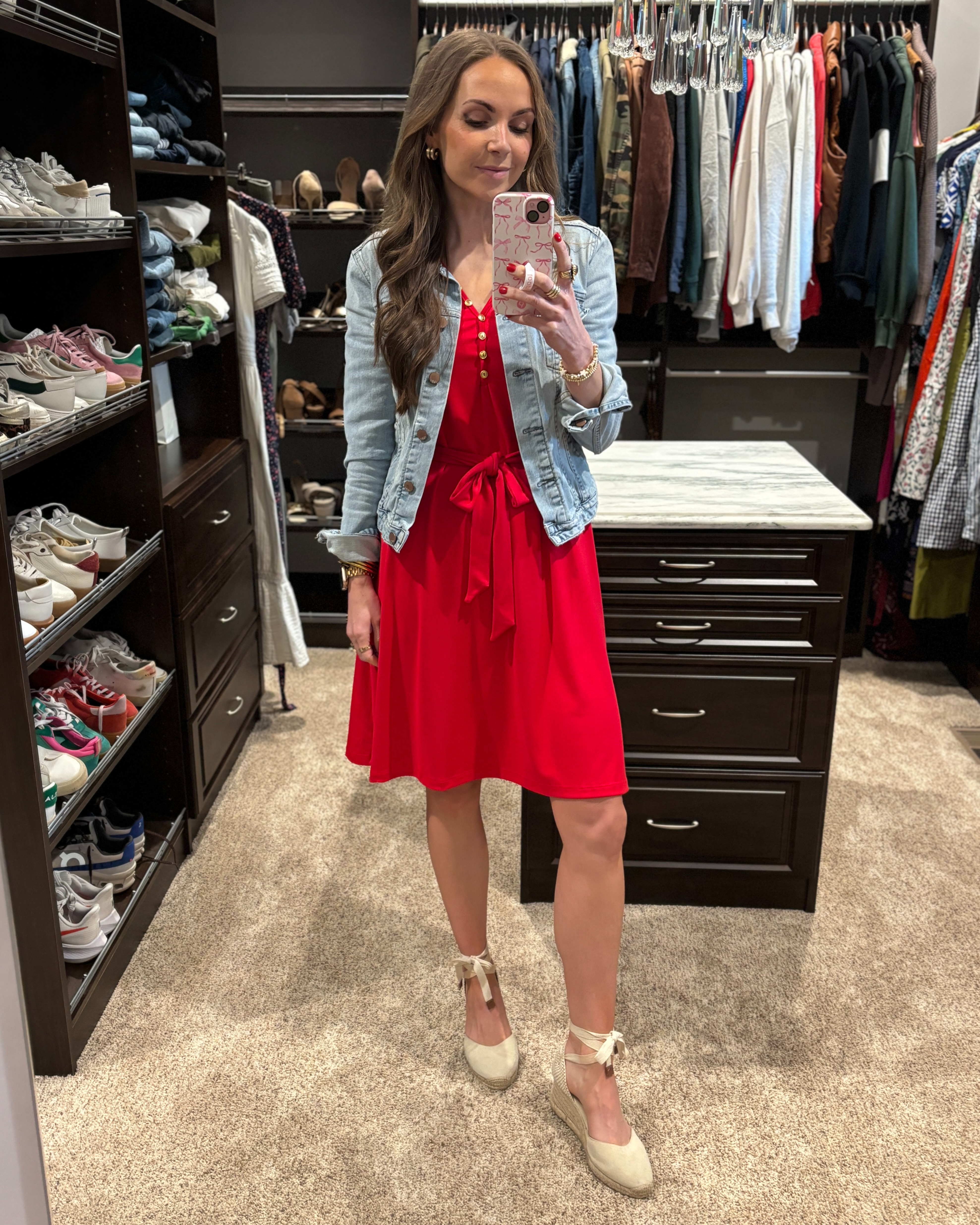 Memorial Day Sunday outfit - wearing this @merrickwhitecollection dress in a size small. It's SO comfy. Feels like pajamas! 

 