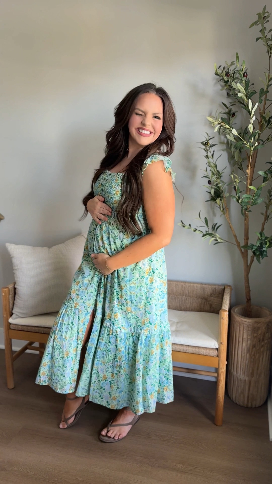 loving this beautiful weather + allllll the spring dresses 🌼 this Peregrine smocked floral dress from @Anthropologie is a dreeeaaammmm ✨ and bump friendly! Currently 20 weeks pregnant & wearing a small 🤗 #bumpfashion #bumpfriendly #pregnancy #pregnancyfashion #pregnancyfit

#LTKBump #LTKmomlife #LTKootd