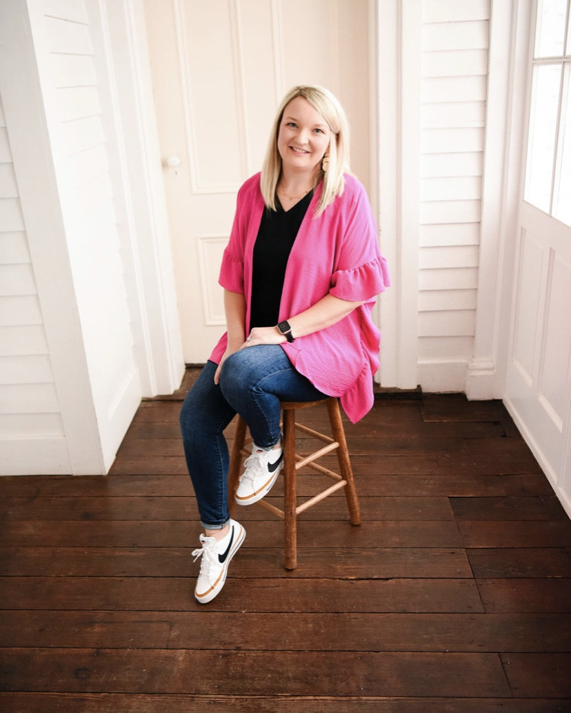 You can look polished & comfy at the same time! Grab this layered look for running errands, casual work day, date night or photo session. 

#LTKShoeCrush #LTKStyleTip #LTKMidsize