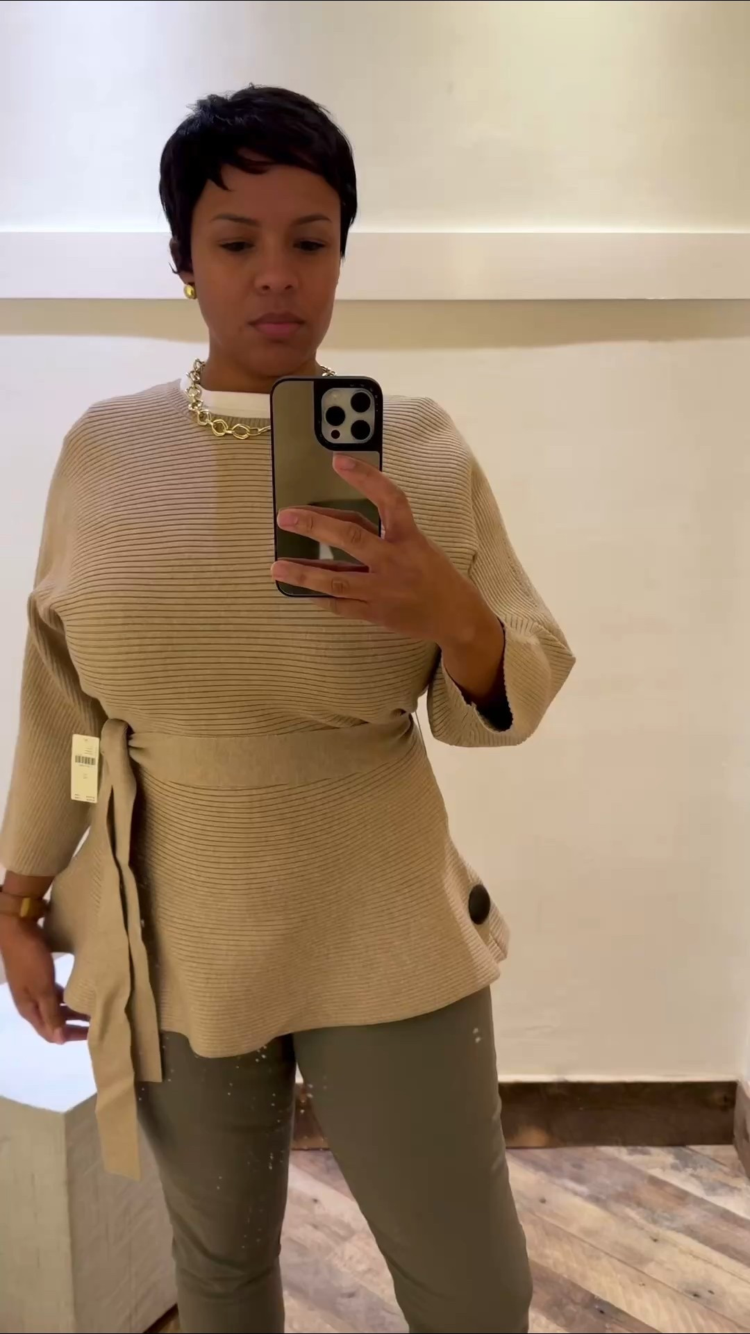 Cute belted short sleeve sweater 

#LTKStyleTip #LTKMidsize