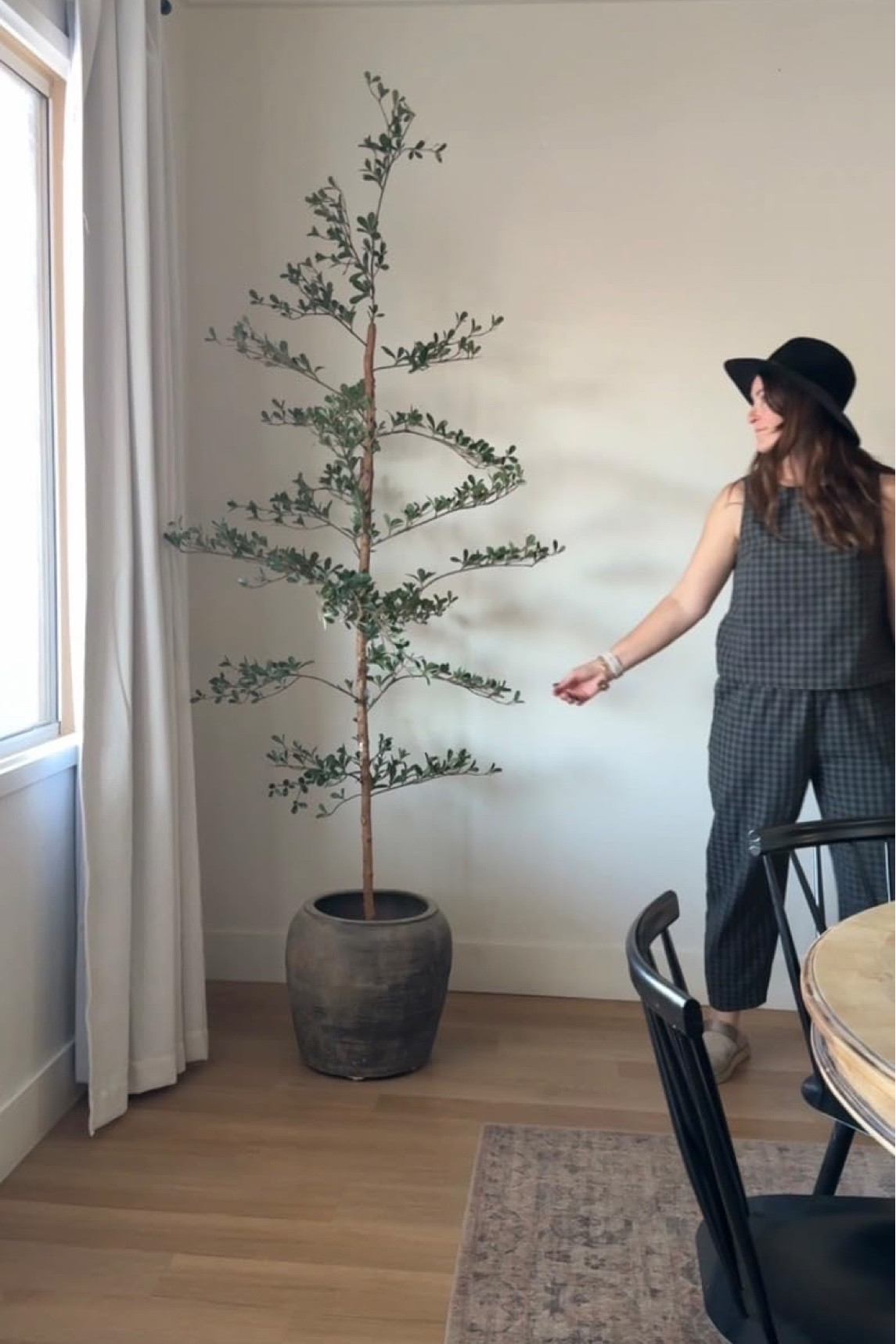 My fav olive tree is 34% off for Black Friday, yay 🖤🌿



#LTKCyberWeek #LTKHome #LTKSaleAlert