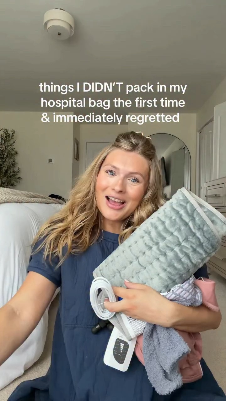 I think the time has come that I need to actually pack my hospital bag! When did you guys pack yours? 

#hospitalbag #laboranddelivery #momsoftiktok #laborprep #pregnant