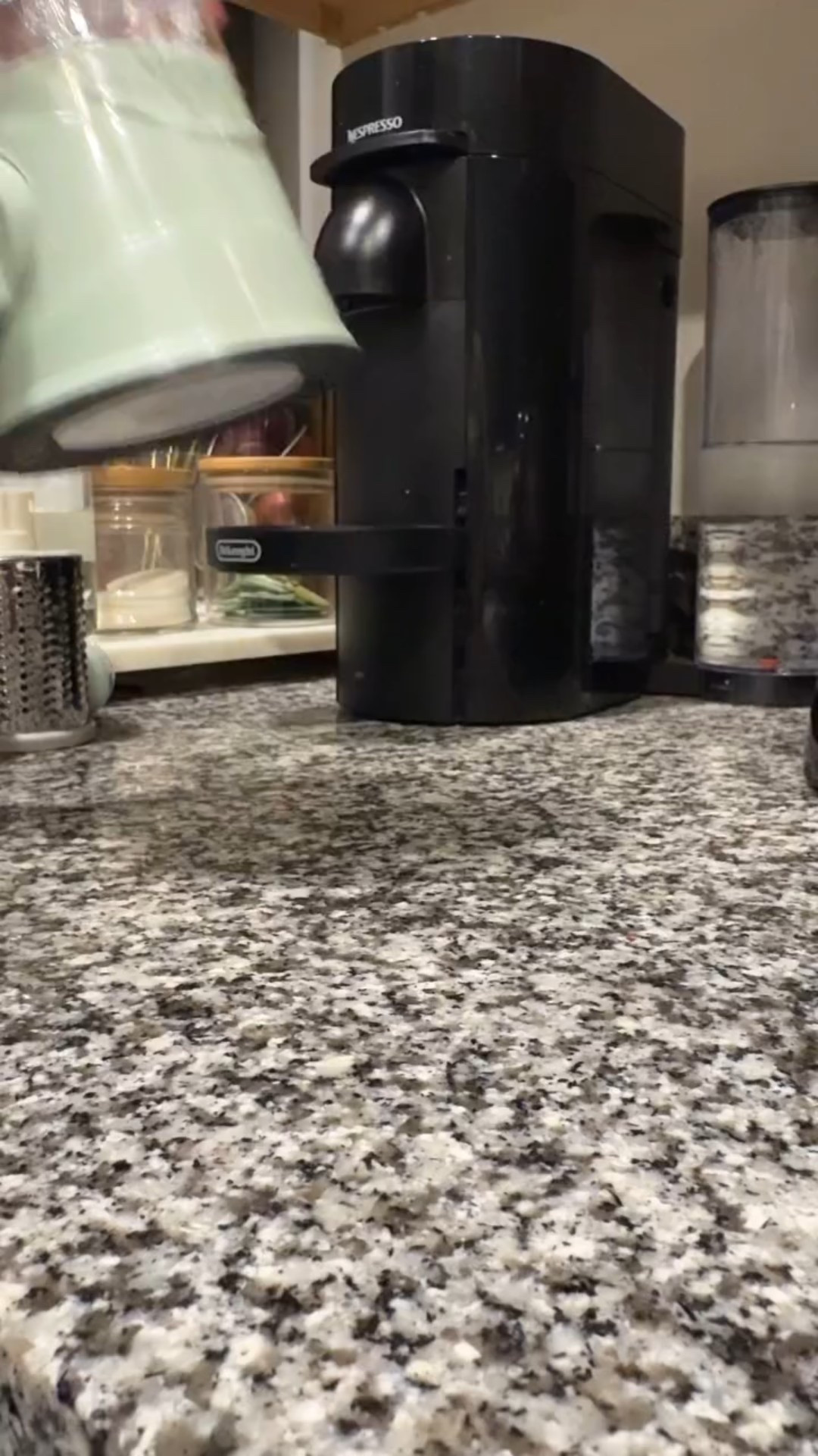 Desde hace un tiempo lo queria hasta que porfin y no saben el tiempo que me ahorra ademas es fácil de usar de lavar y de guardar comenta lo quiero y te envio el link al DM 😉.
.
.
.
.
#amazon #favorite #kitchen #asmr #asmrvideo #amazonfinds #asmrsound

#LTKStyleTip #LTKHome #LTKFindsUnder50