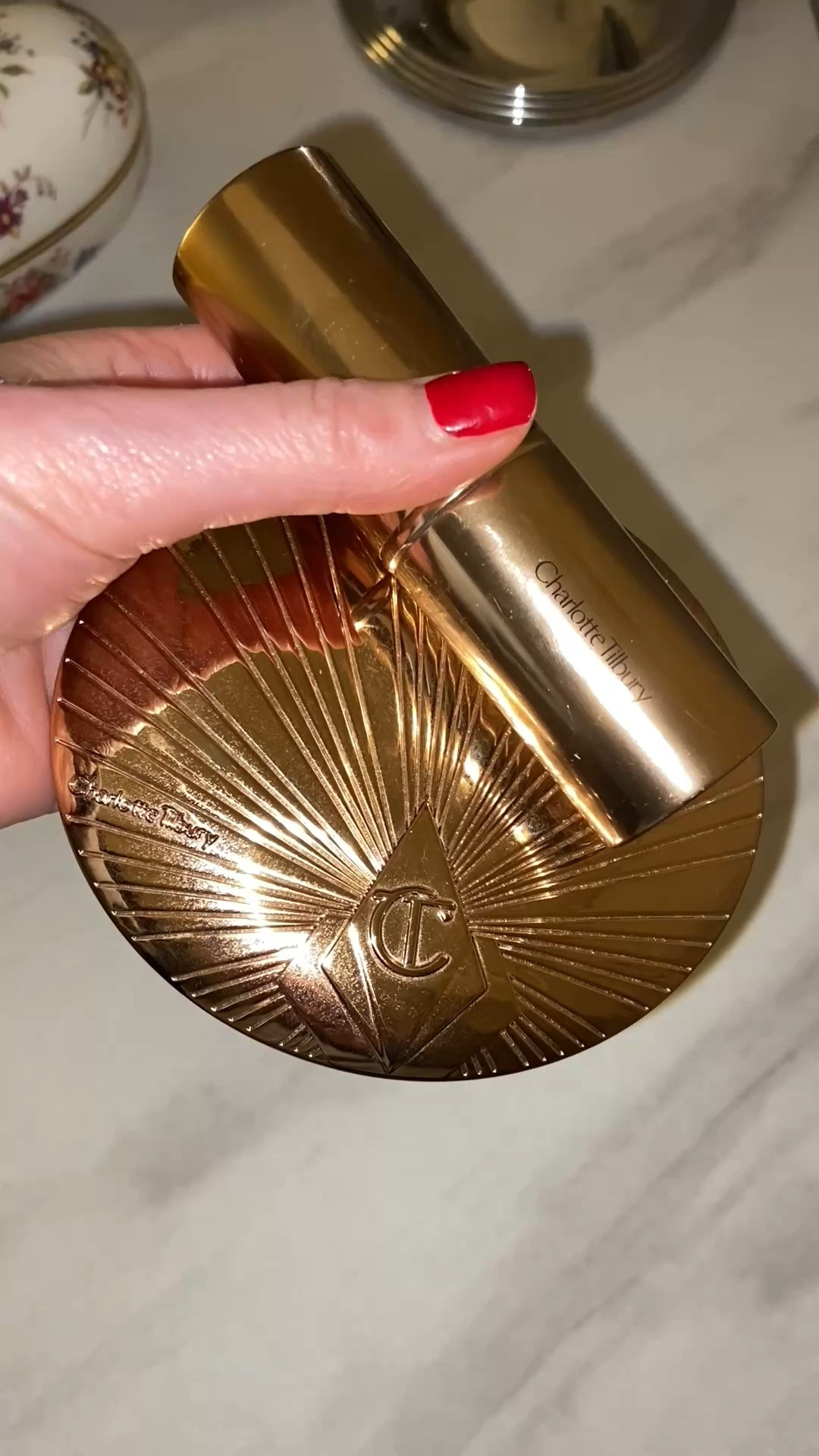 My Dream Team for Flawless Bronzed Skin ✨
Obsessed is an understatement! I'm wearing the Charlotte Tilbury Airbrush Bronzer in Medium paired with the Air Brush – my ultimate dream team for a natural, sun-kissed glow ☀️

✨ Buildable
✨ Super smooth & flawless
✨ Refillable 

It gives that soft, blurred finish I’m always after — perfect for everyday glam or full beat.

🛍 Use my exclusive discount code laurappbeautySM21B for 15% off your first Charlotte Tilbury order 

Tap to shop & glow up 🔁✨
#CharlotteTilbury #BronzerFaves #DreamTeamGlow #RefillableBeauty

#LTKBeauty #LTKOver40 #LTKSummerEdit #LTKBeauty