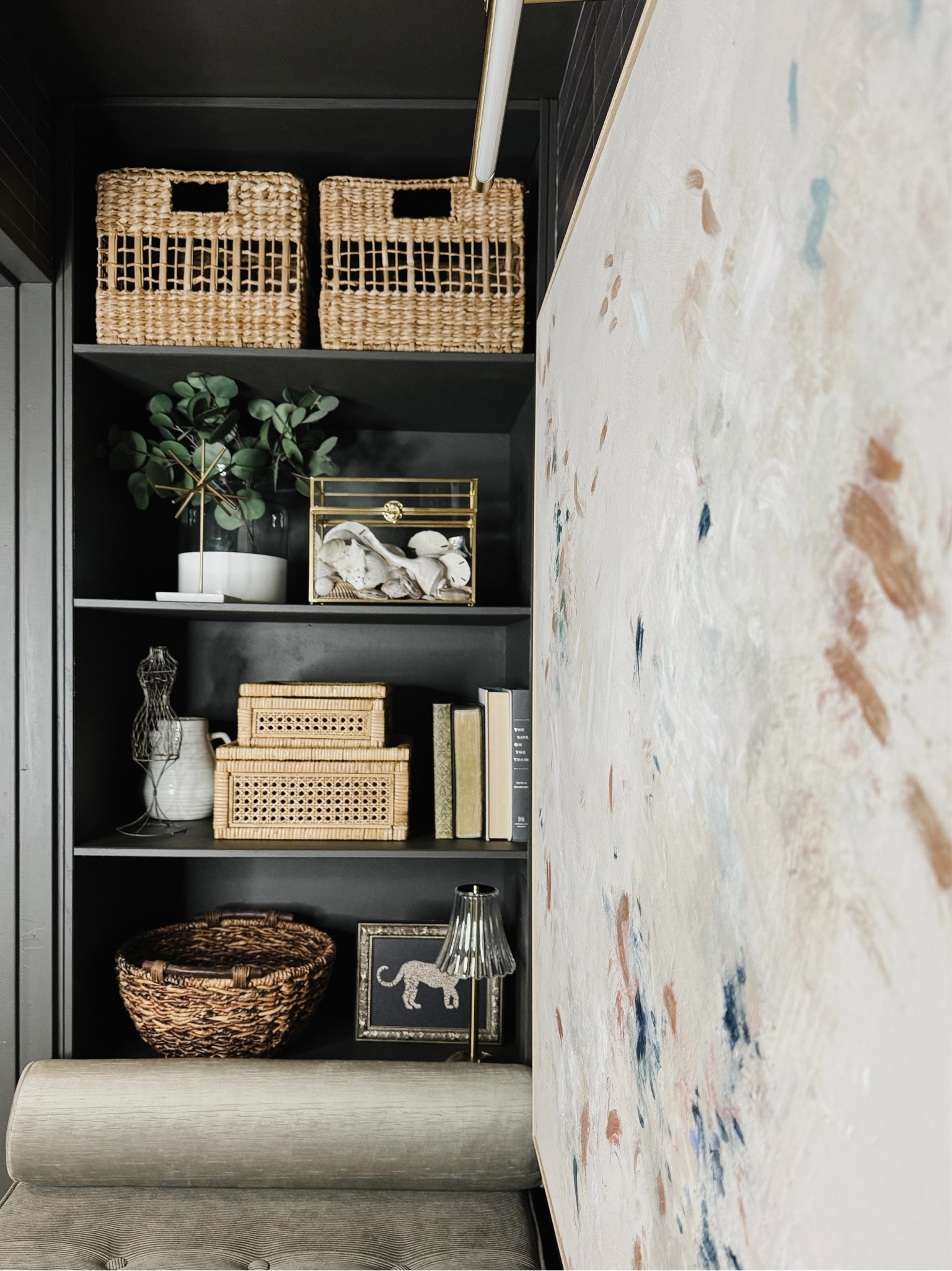 Styled built in shelving ✨


#LTKFindsUnder100 #LTKFindsUnder50 #LTKHome