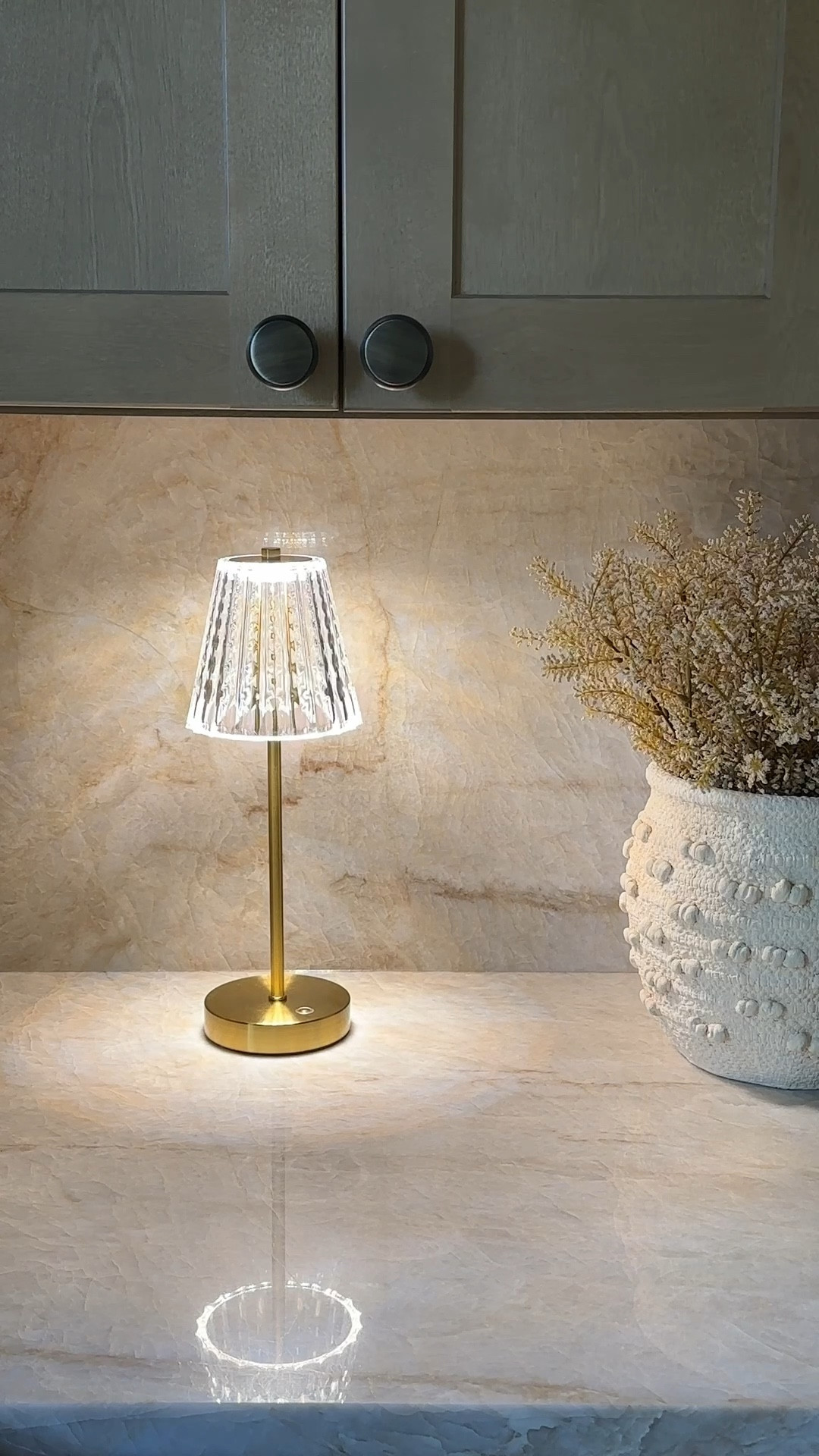 I love this battery-operated, rechargeable lamp that fits perfectly on my countertop. Amazon home find.



#LTKSaleAlert #LTKvlog #LTKHome