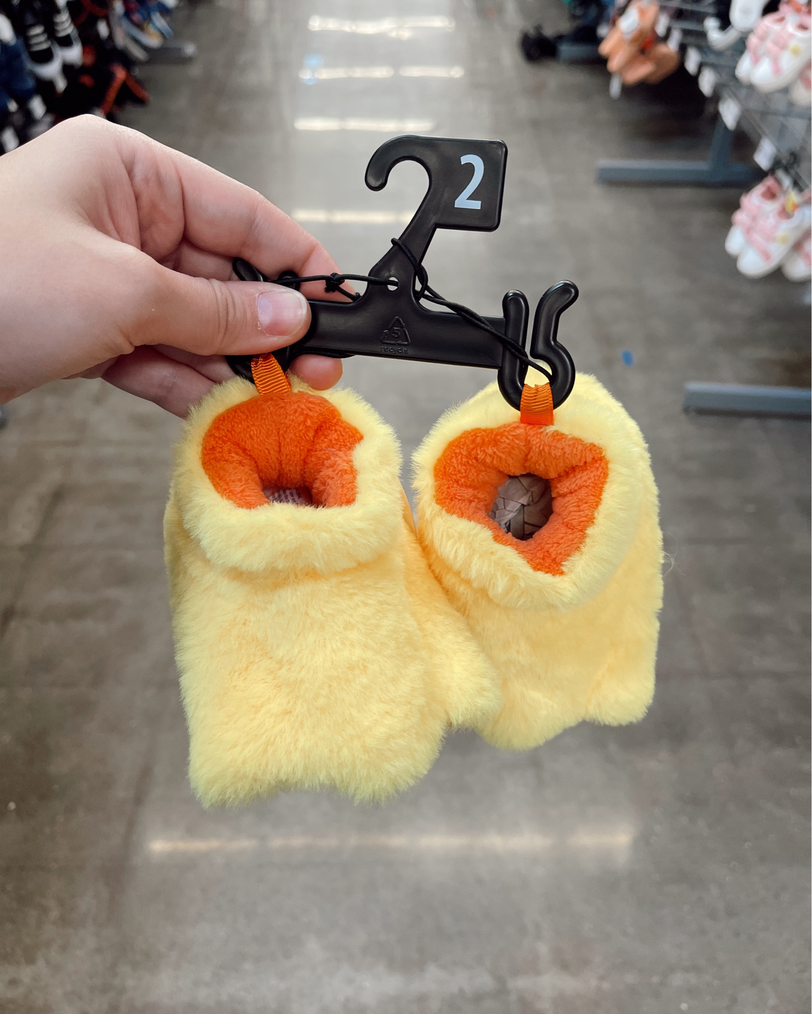 Another ONE Silly Goose Walmart Find! 👏🏼🪿 Less than $8 and oh so cute!! 

#onesillygoose #firstbirthday #1stbirthday #firstbirthdayparty #1stbirthdayparty #gooseoutfit #goosedecor #duckoutfit #duckcostume

#LTKKids #LTKBaby #LTKParties