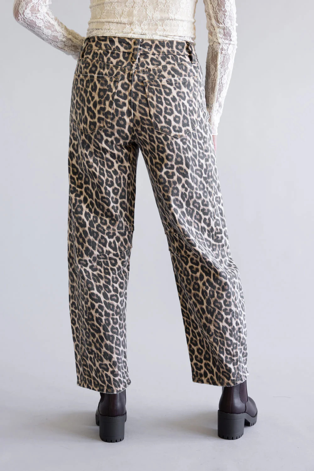 Vervet High Rise Barrel Cut Jeans for Women in Leopard | V3697LPD | Glik's