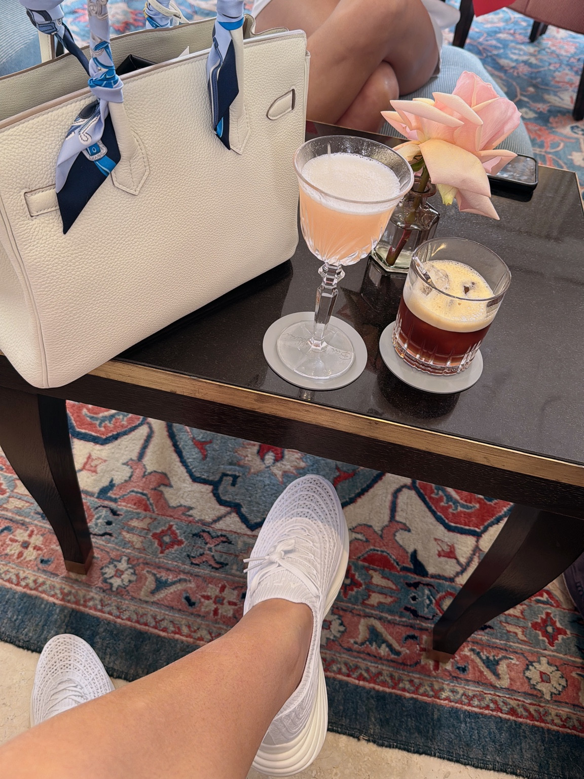 The comfiest shoes for traveling 🤍