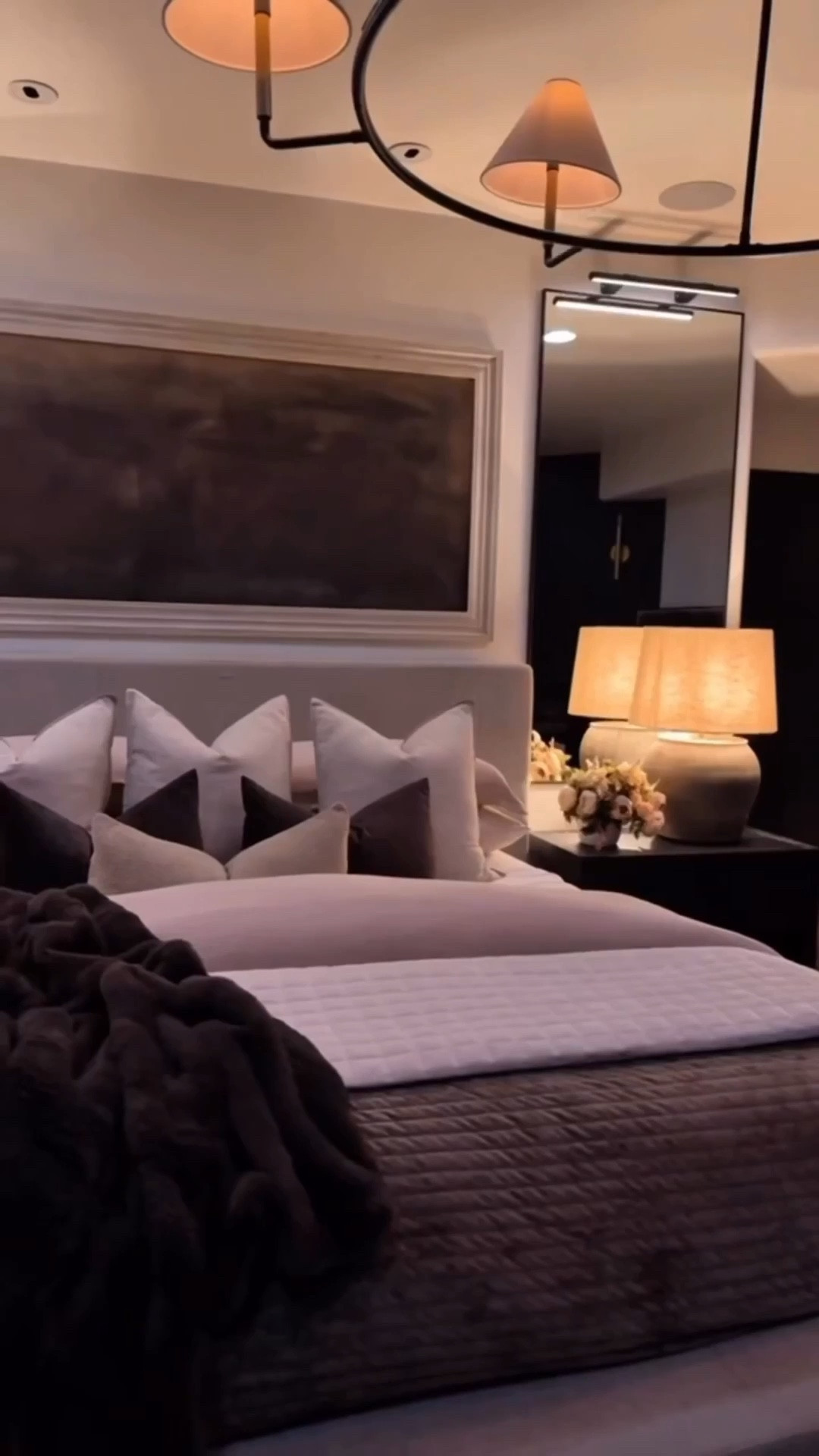 Both are RH-Inspired and both are neutral! But both are styled very differently. Which do you prefer?✨🤎

Primary bedroom inspo. Home decor finds. Affordable home decor. Primary bedroom decor. RH inspired decor.


#LTKHome #LTKFindsUnder100 #LTKGiftGuide