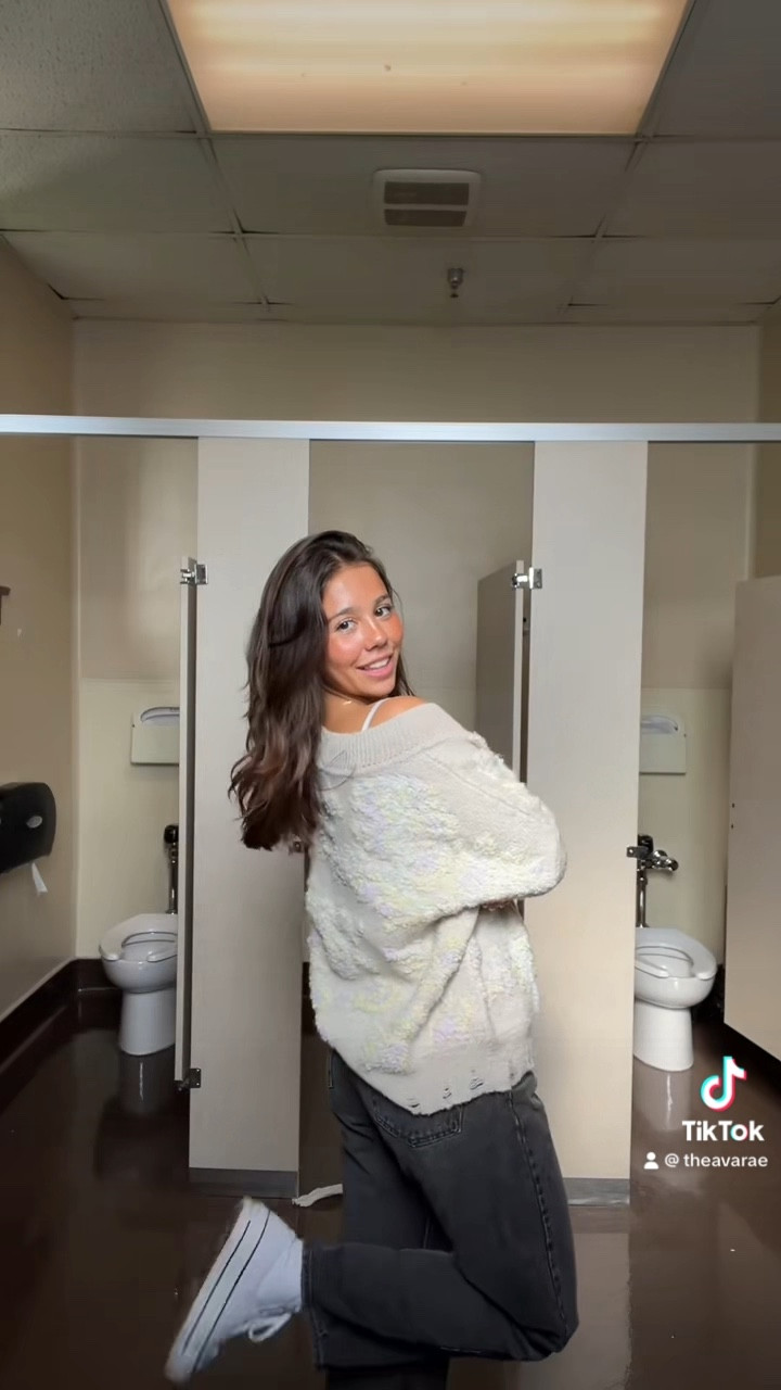 school fit in the bathroommmmm