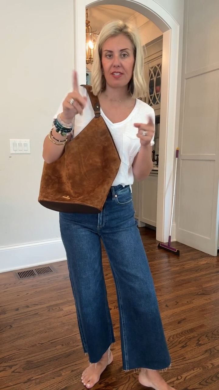 Spartina 449 handbag sale starts today!! 25% off handbags 8/21-8/23
Tee - xs
Jeans - 26P

*code Catherine20 at Allie + Bess

#LTKSaleAlert #LTKSeasonal #LTKdayinmylife