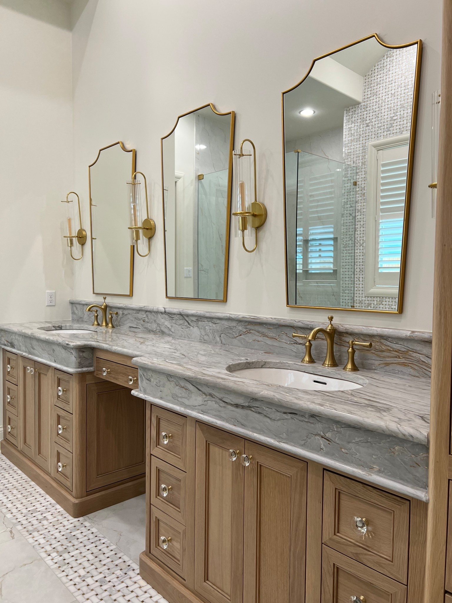 Check out these mirrors! 


#LTKHome