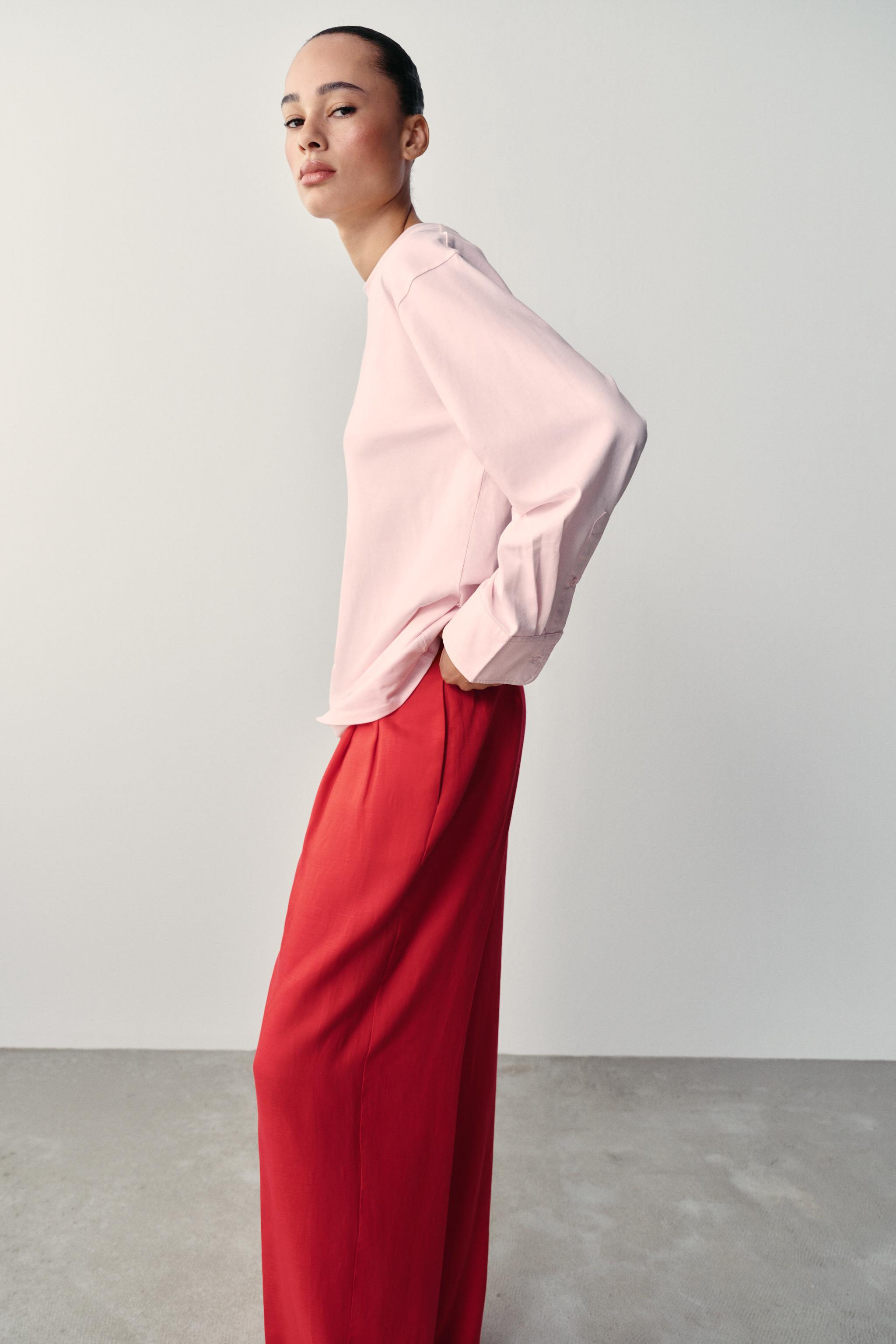 Model height: 179 cmREGULAR FIT - ROUND NECK - REGULAR LENGTH - LONG SLEEVECotton-blend T-shirt. ... | Zara UK