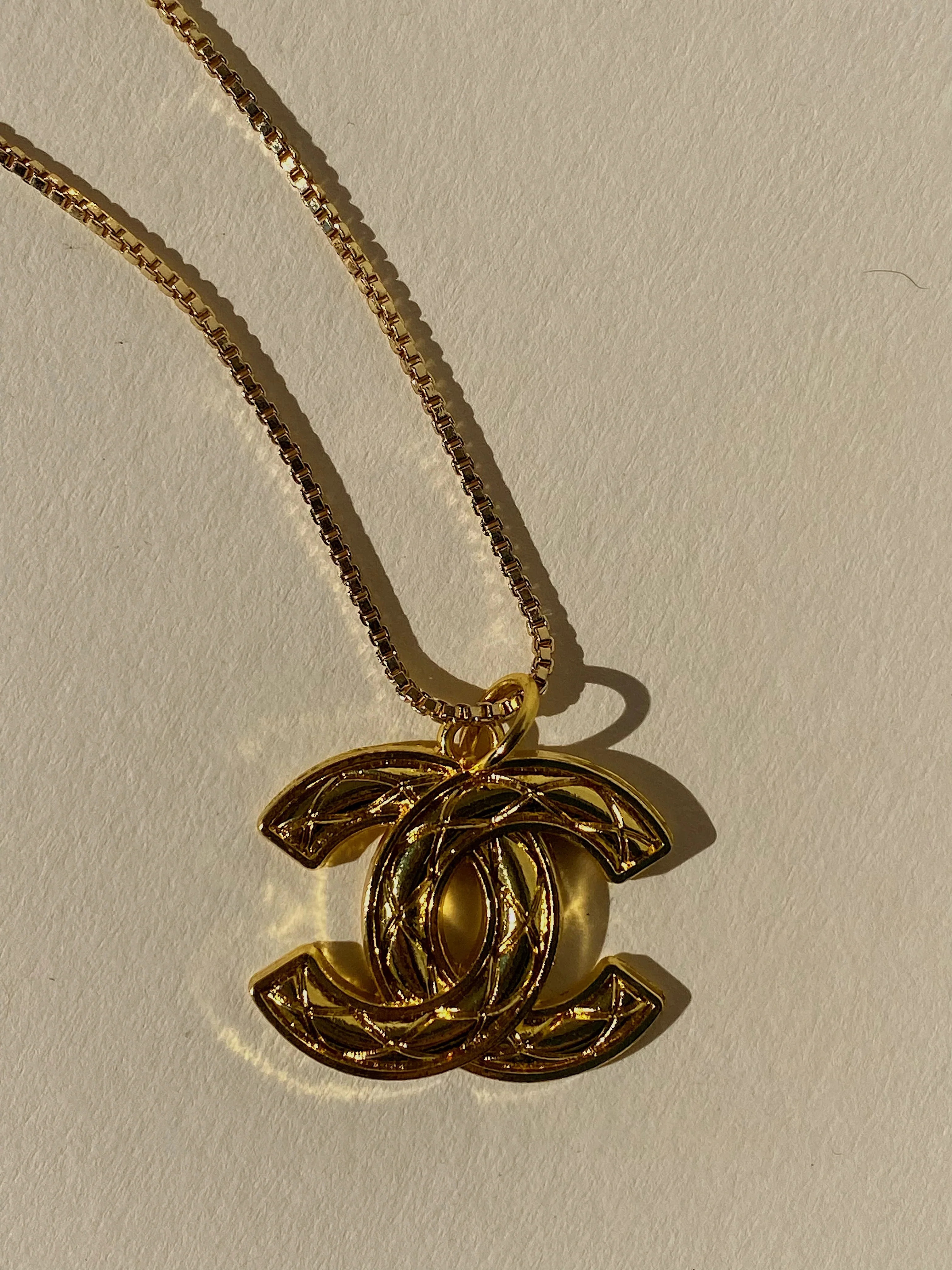 NEW!! Authentic Vintage Queenie Pendant in Gold | Glitzy Bella