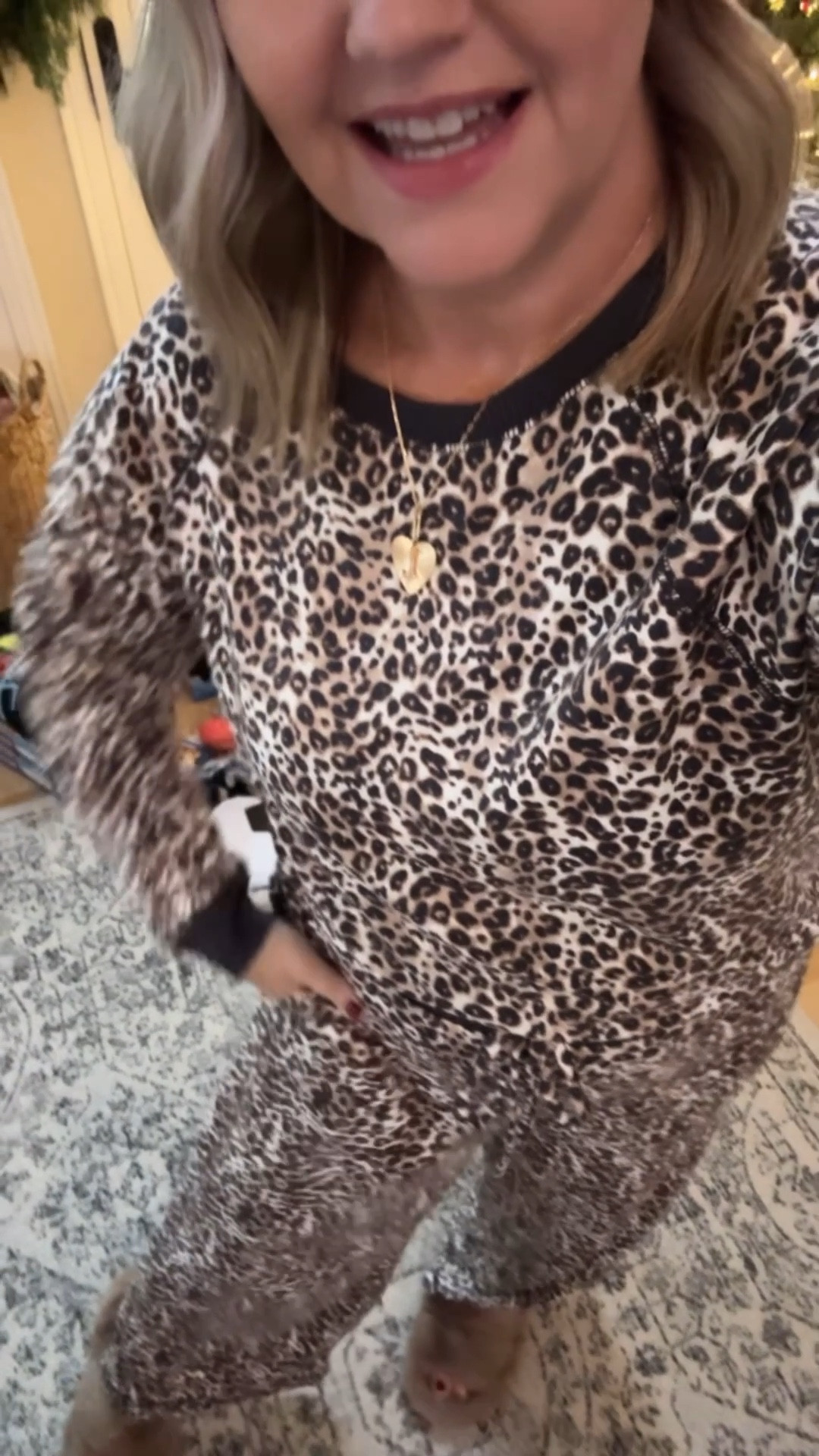 Super soft leopard pj/lounge set under $24! I’m in size small 

#LTKootd #LTKFindsUnder50 #LTKHoliday