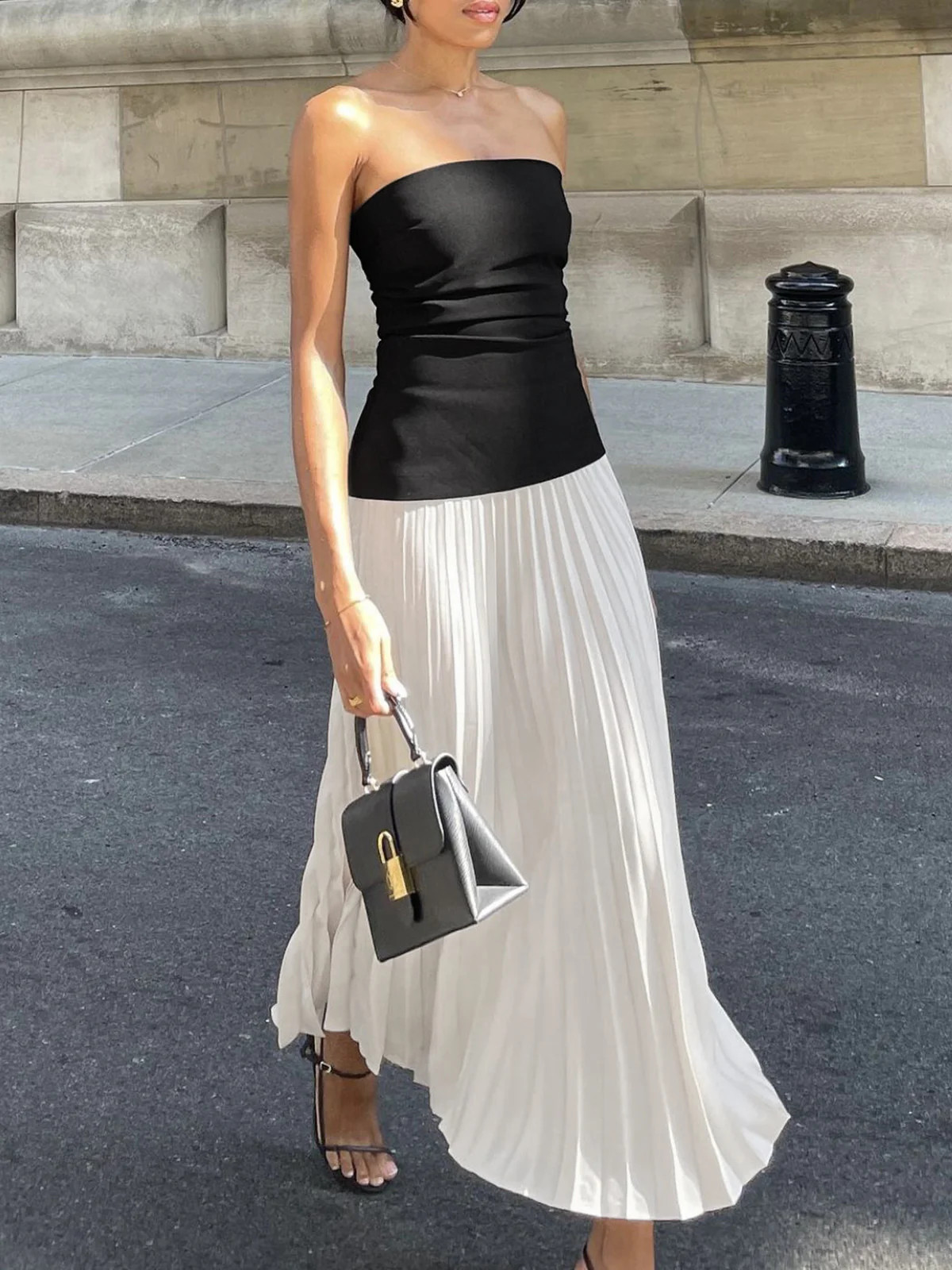 Sleeveless Pleated Long Dress | Commense