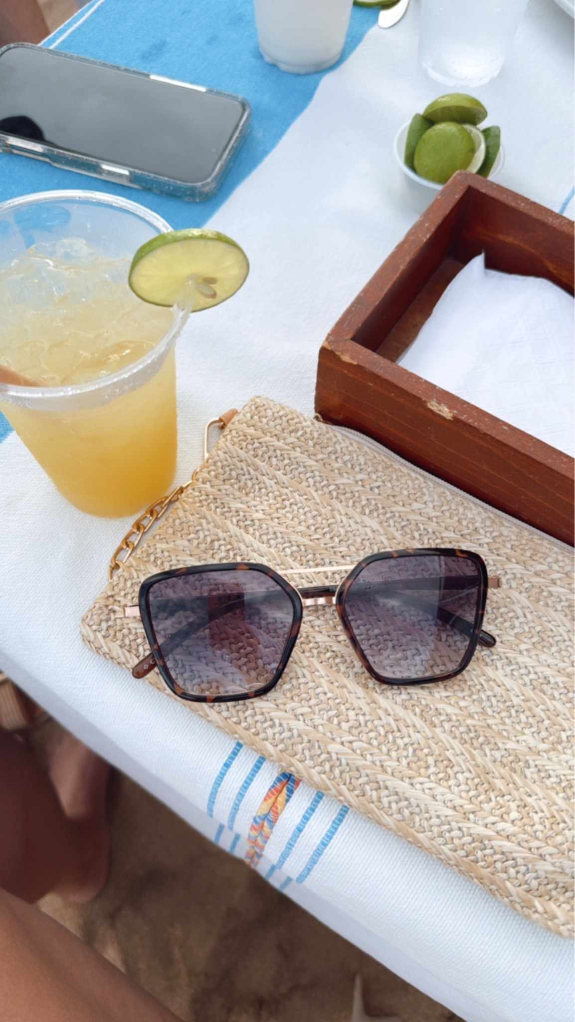 Vacation details 

Cute Sunny’s and a cute vacation bag! 

Amazon fashion, sunglasses, straw bag

#LTKsummer #LTKtravel #LTKbag