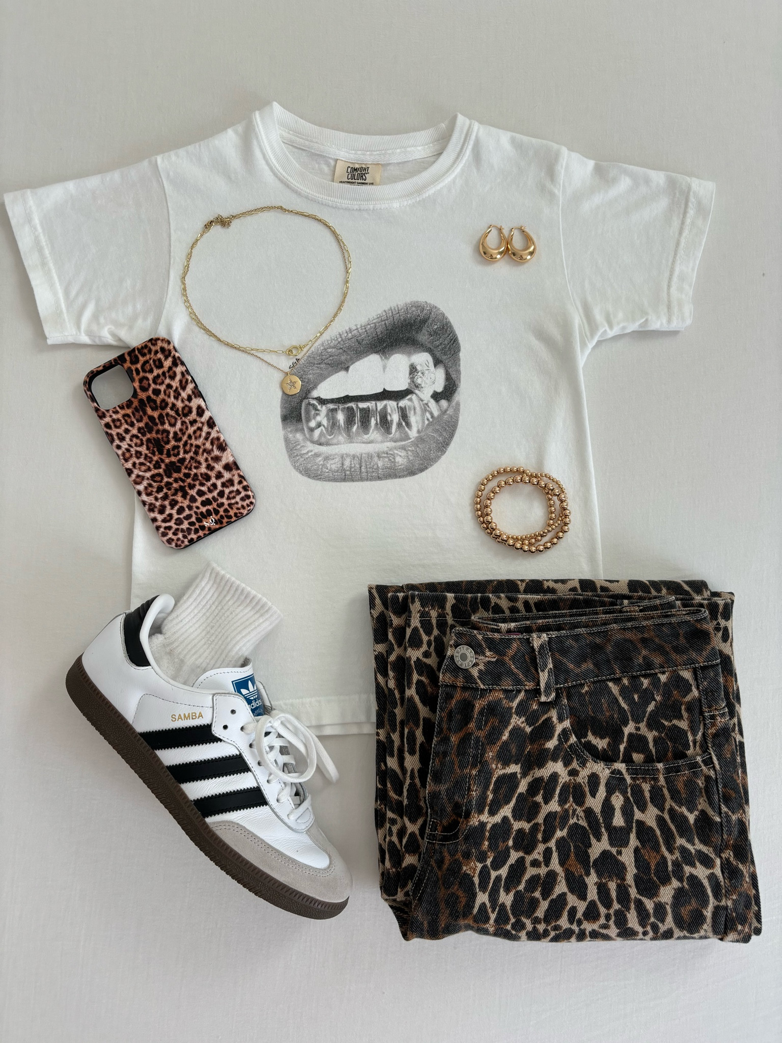 Shirt is from @Sgavenue on tiktokk