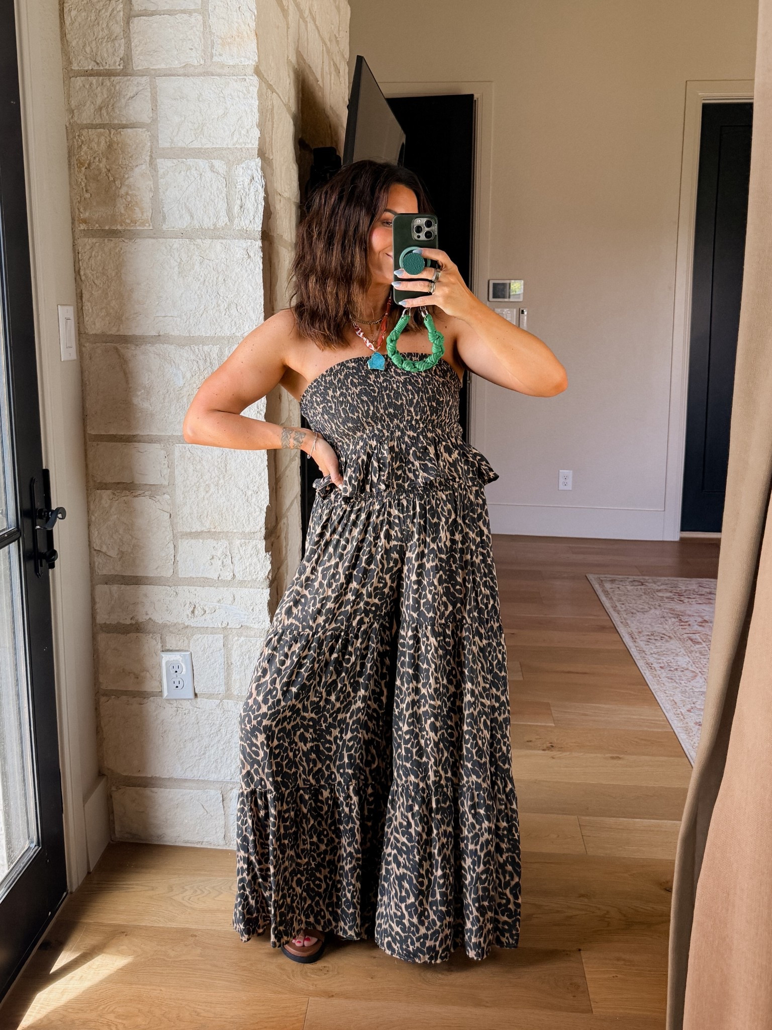 New arrivals from aerie. It’s all on sale +use code: STEPH20   gets you 20% off, and it’s stackable on sale items + sitewide free shipping…..ohhhhh yes baby!

Wearing a large in everything! 
Graphic tee: XL
White shorts: large (they already run oversized and slouchy, so just get your true size!)


#LTKxAerie #LTKMidsize #LTKSaleAlert

#LTKxAerie #LTKootd