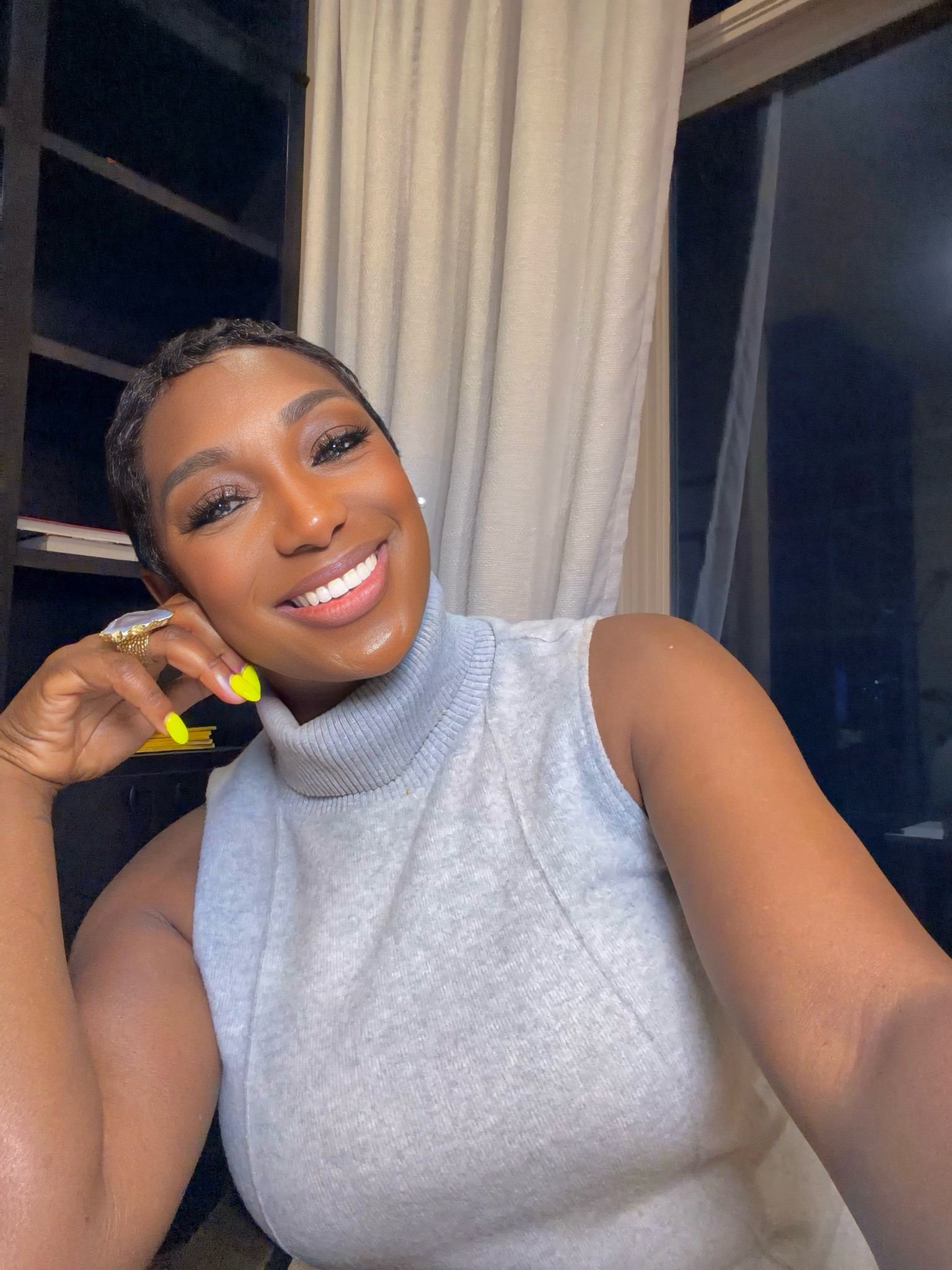 Skin looking like I drink water, mind my business, and moisturize like it’s a spiritual discipline. ✨🧴
No heavy filters. No heavy makeup.
 Just good skincare, soft glam, and a face card with excellent credit. 🤍
At this point, the glow is part hydration, part peace, part refusing to stress over things that don’t pay me. 💅🏽 #SoftGlam #GlowingSkin #NaturalMakeup #SkinCareRoutine #CleanGirlAesthetic #MelaninGlow #EverydayLuxury #StyledByAshleyJ



#LTKBeauty #LTKootd #LTKTravel