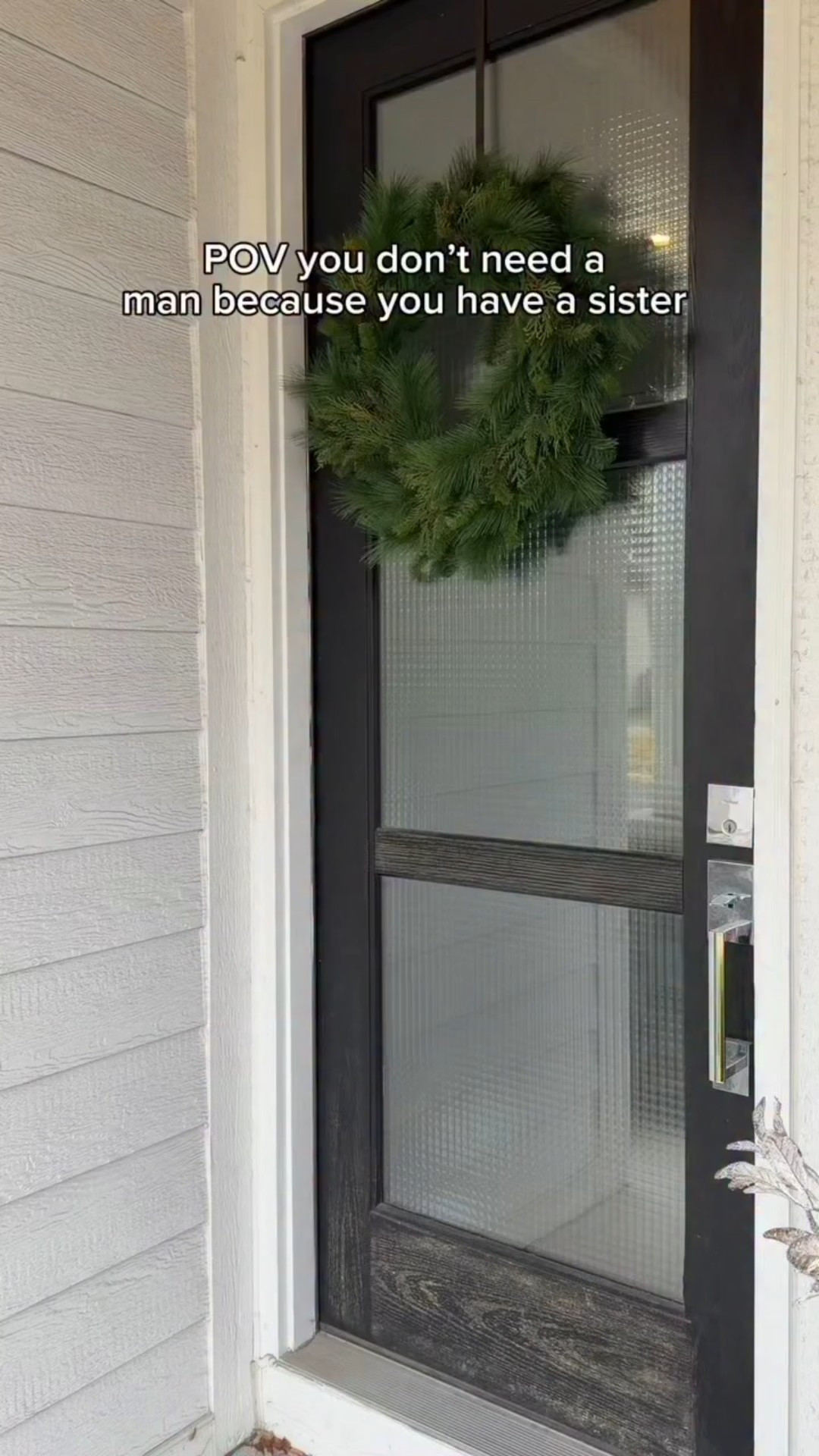 No man will ever compare to a ✨sister✨ (or to our fits from @fabletics ) #fableticspartner