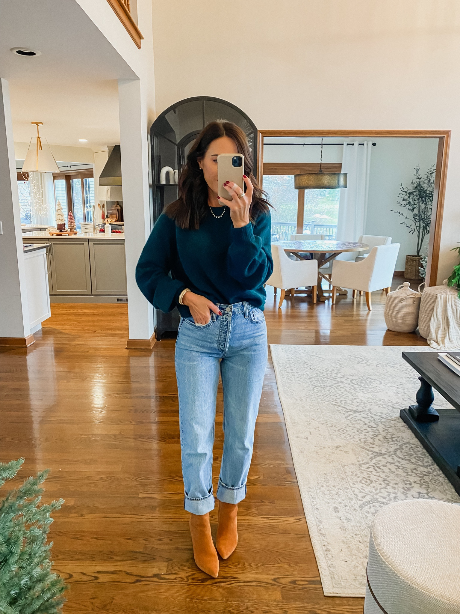 Up to 50% off @aritzia
Love the soft, oversized fit of this sweater. Prettiest dark green. #aritziapartner
XS sweater 
Jeans tts, 25 here 

#LTKsalealert #LTKover40 #LTKCyberWeek