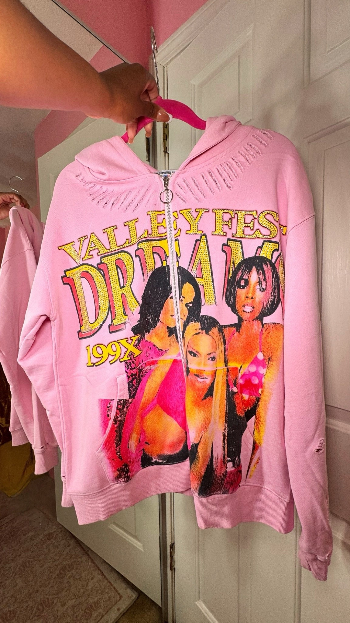 I found this hoodie on ebay, and it was Destiny Child 😉💖✨

I got it in a size small, and it has an oversized fit as it is unisex. I’m a size 4, and it has a slouchy relaxed fit. I recommend getting your normal size, or even sizing down if you want it more fitted. ￼

It’s so cute in person, this picture does not do the rhinestones justice 😍￼