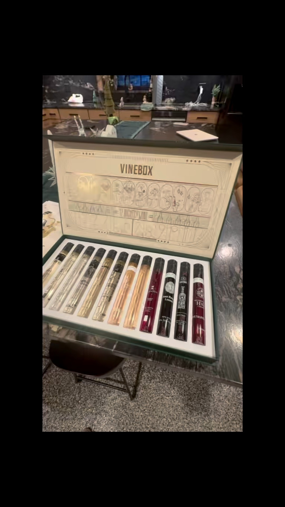 Wine lovers… this one is STUNNING 😍🍷
The Vinebox 12 Nights of Wine set is the perfect holiday gift — curated wines, gorgeous packaging, and such a fun way to try new flavors every night.
This is one of those gifts that feels luxury without being impossible to shop for 🎄✨


#LTKHoliday #LTKstorytime #LTKGiftGuide