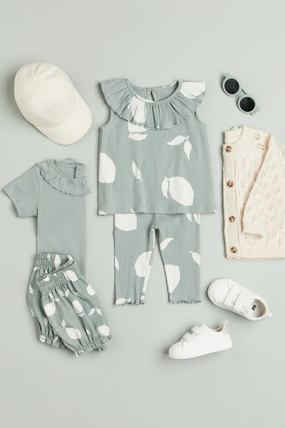 Sneakers | H&M (US + CA)