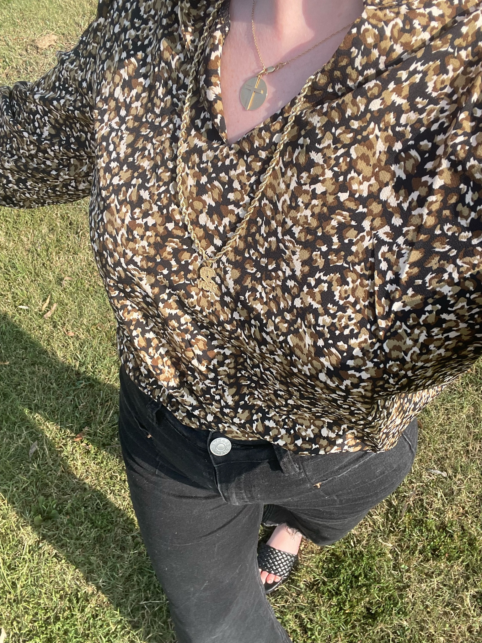 Casual work outfit 

Black jeans, business casual, fall work outfit 

#LTKFallSale #LTKSeasonal #LTKCon