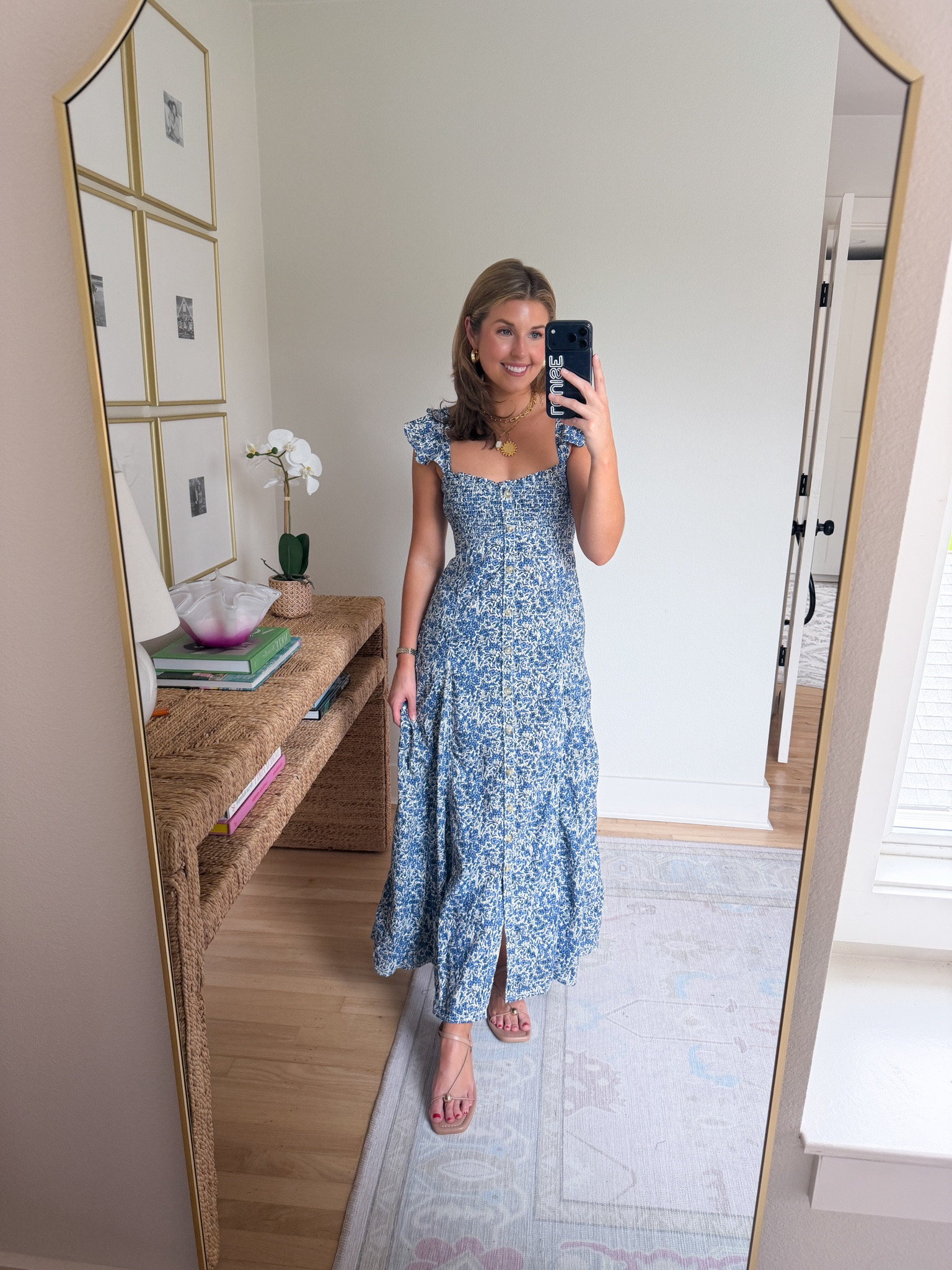 Summer dress on sale with my code LOUISE20 valid through 5/9! Wearing a S