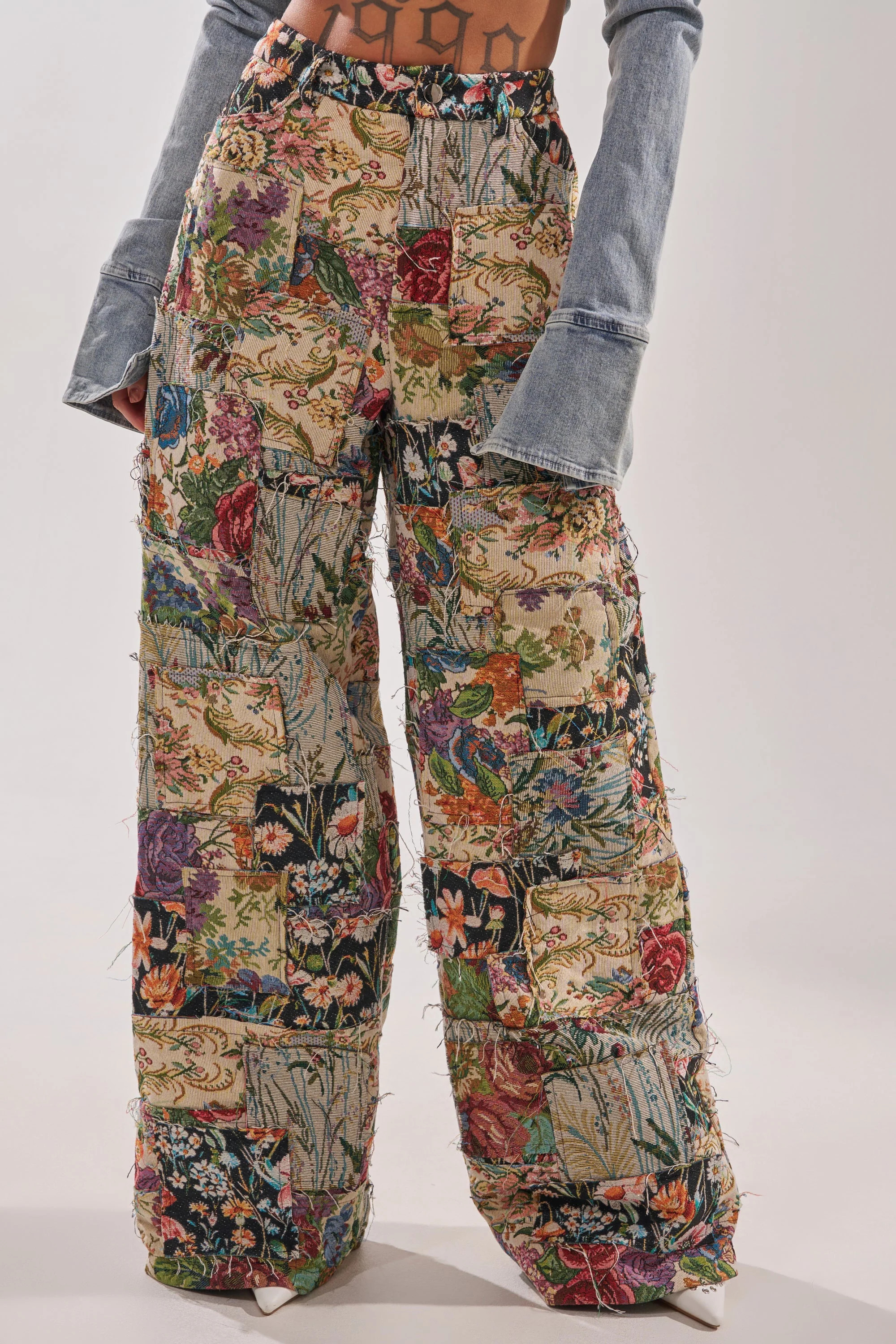 AKIRA Out Of My Mind Tapestry Pants | Size 1X | AKIRA