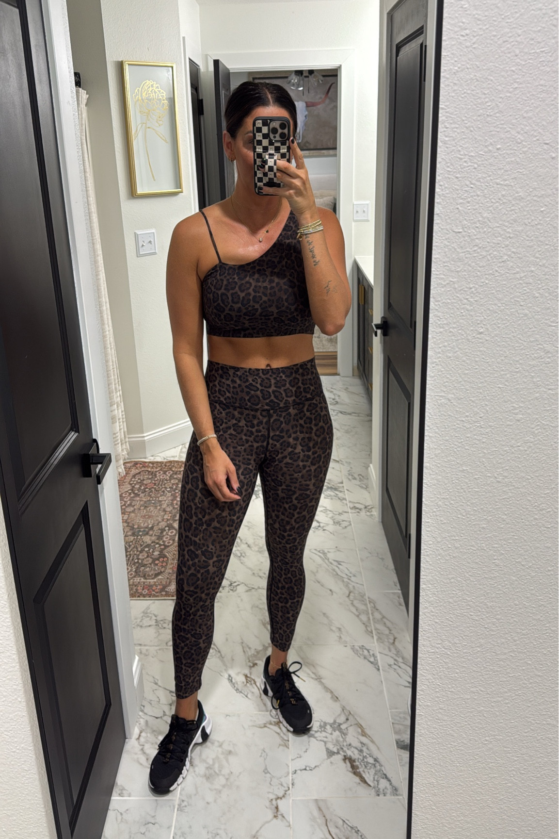 Top/medium
Leggings-medium
Sneakers-TTS 8

#LTKStyleTip #LTKActive #LTKFitness