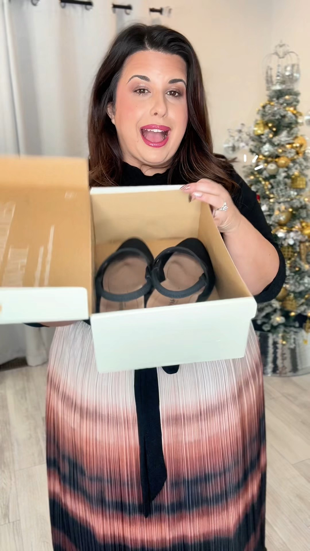 Wide shoes that are comfortable and good to pair with dresses 

#LTKPlusSize #LTKOver40