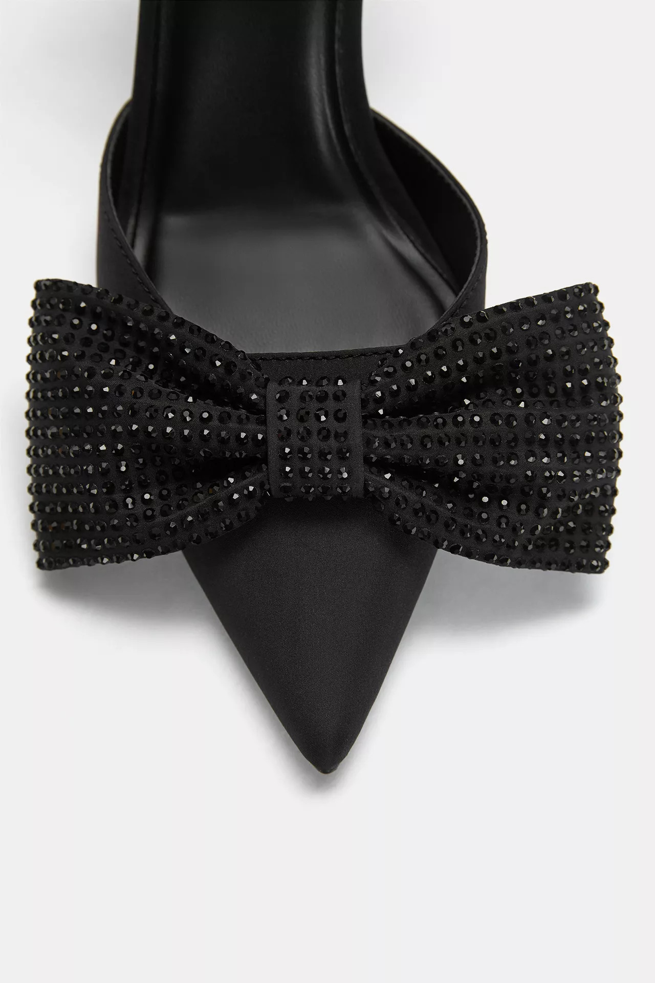 High-heel shoes with embellished bow | PULL and BEAR UK