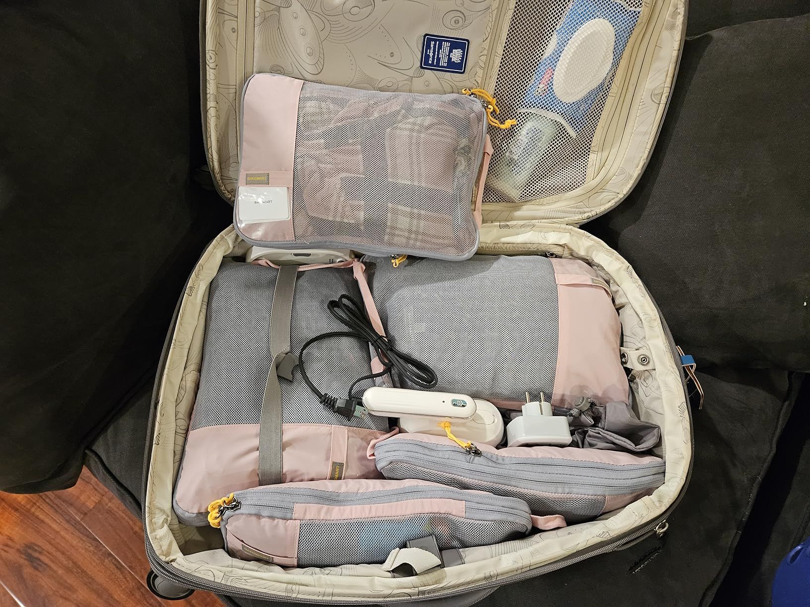 Compression Packing Cubes for Suitcases, BAGSMART 6 Set/4 Set/2 Set Travel Essentials for Travel ... | Amazon (US)