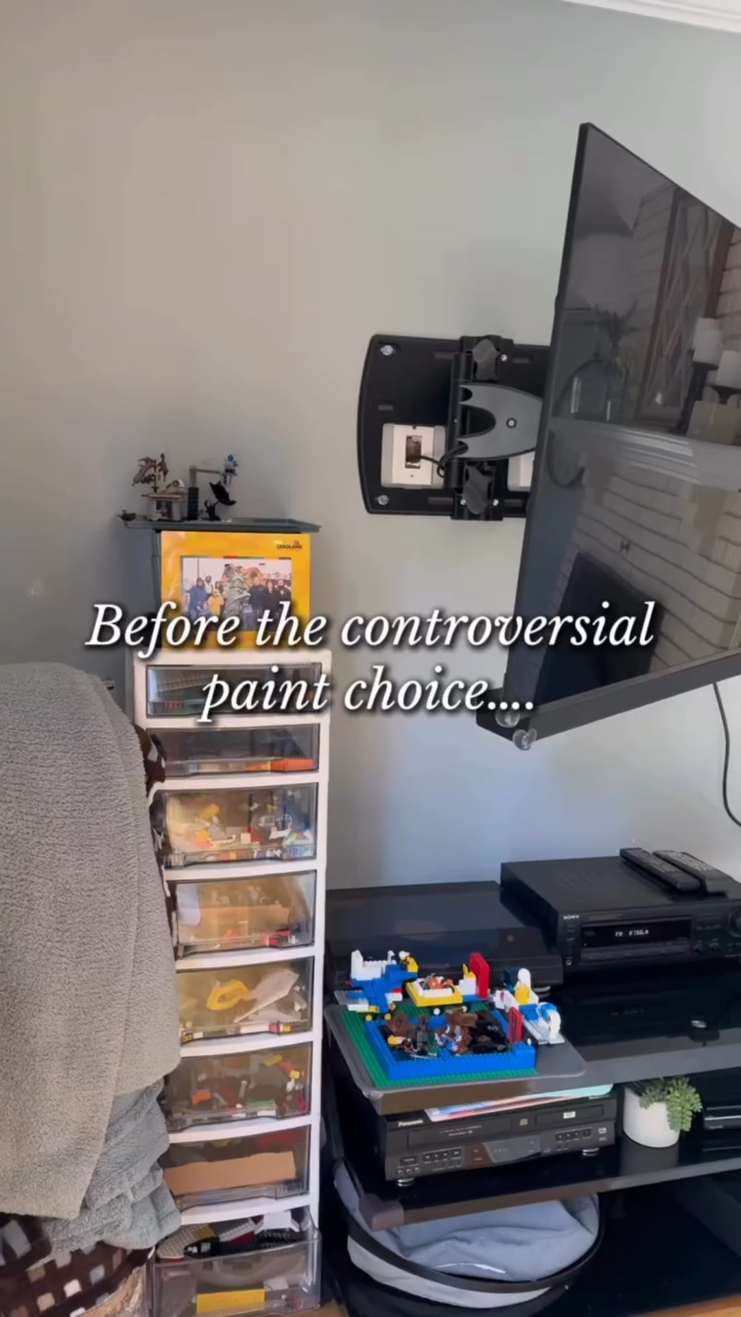 My in laws living room really has changed for good! Waiting on a few finishing touches before sharing the full room reveal! 

#beforeandafter #livingroomideas  #livingroomdesign #moodypaintcolors #darklivingroom #howihome #wayfair  #benjaminmoore #darklivingroom #livingroomdesign #ikeahack #ikeabookshelf