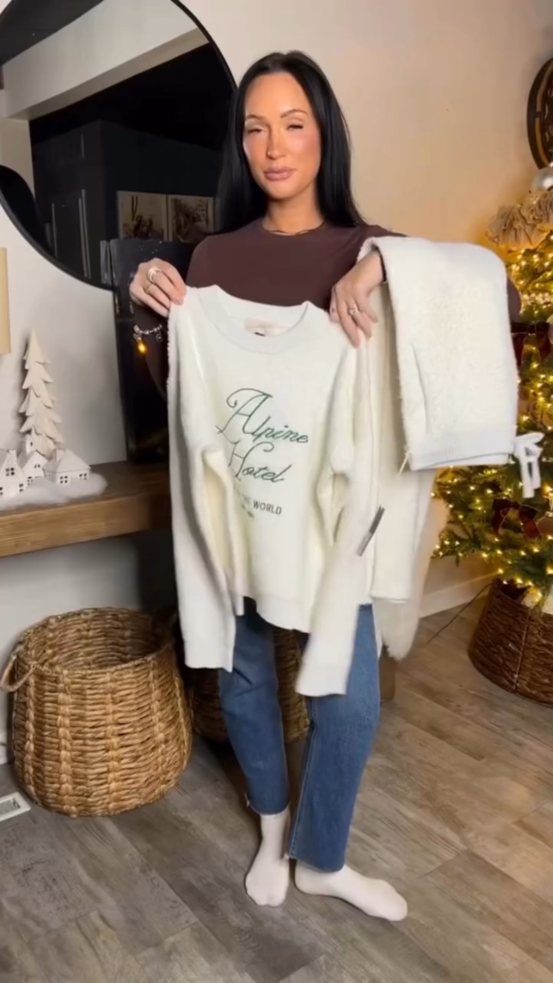 wrap me up in Sherpa for the rest of the holiday season please 🎁🤌🏽

sized up to a medium in the top • XS in bottoms 

Comment SHOP for the link! 

@target #target #targetstyle #sherpa #winterstyle