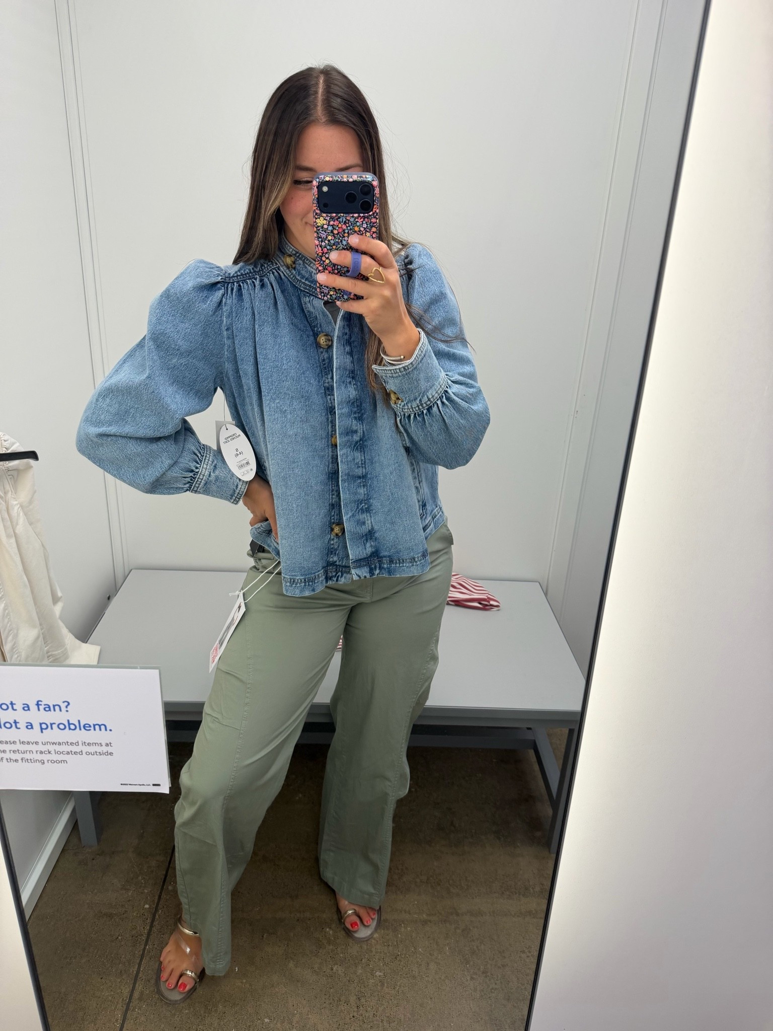The cutest denim jacket // so chic // elevated denim jean jacket