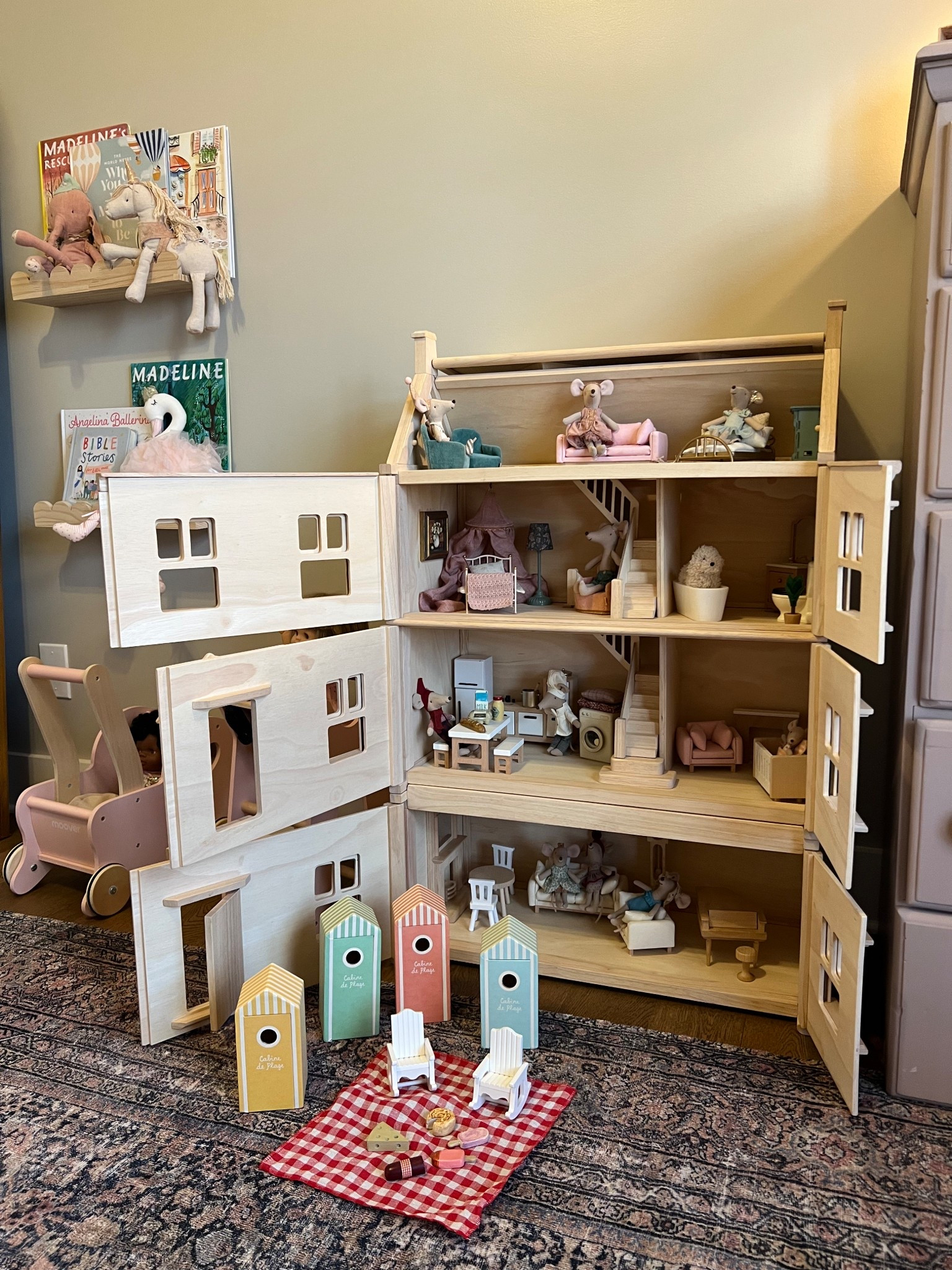 Kids toys
Doll house
Maileg